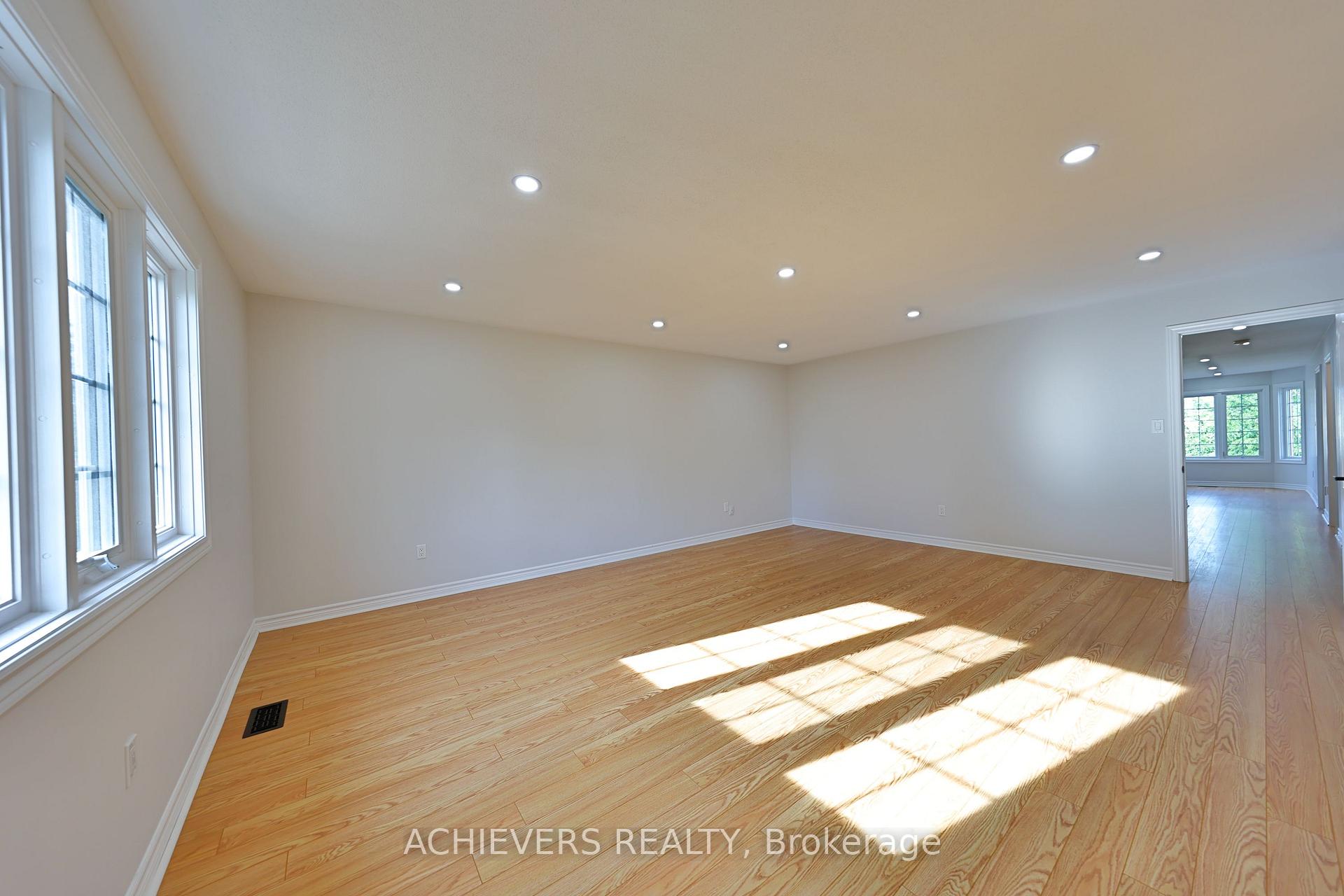 Photo 32 of 62 Sir Jacobs Crescent, Brampton, Fletcher's Meadow — HOMEH