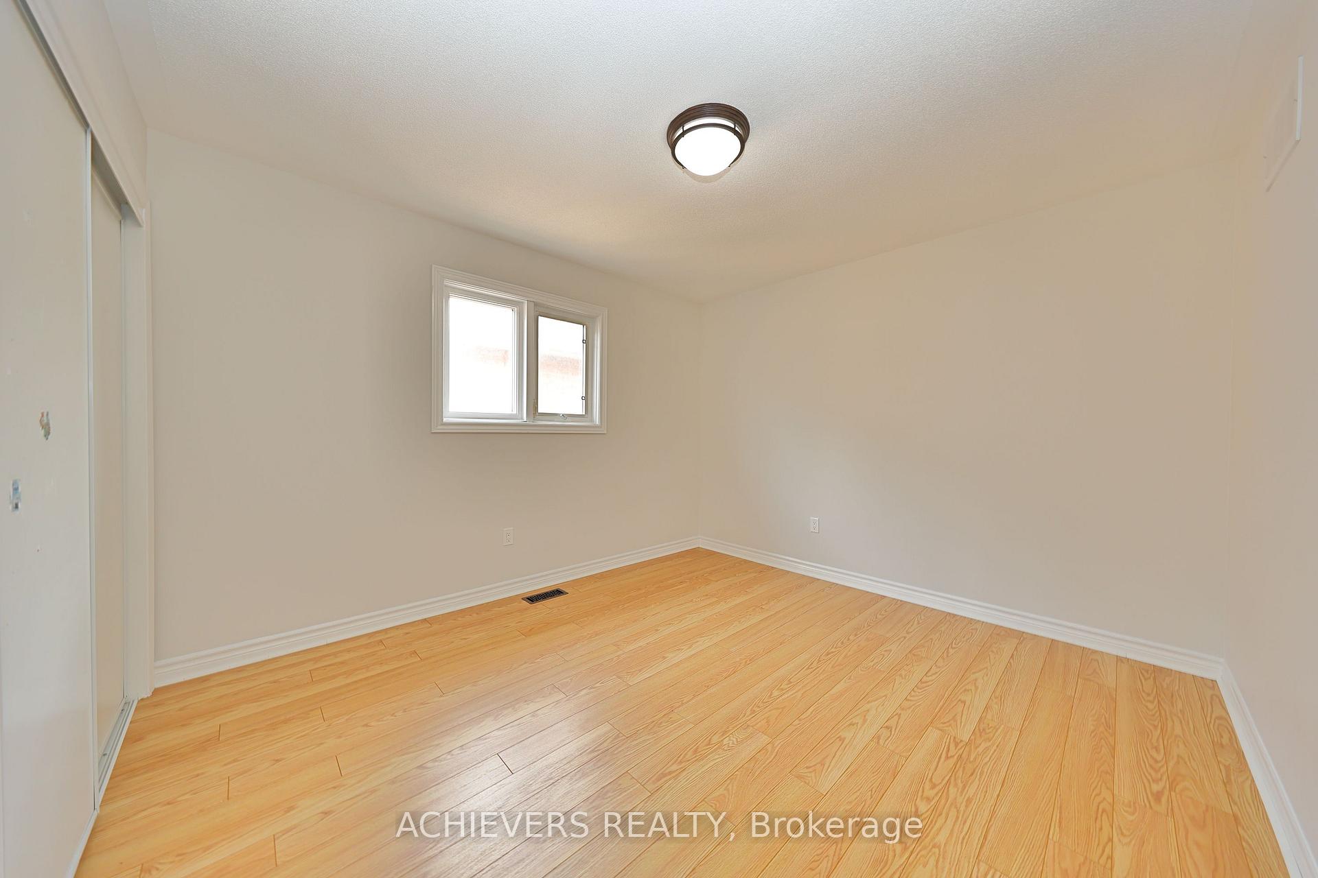 Photo 37 of 62 Sir Jacobs Crescent, Brampton, Fletcher's Meadow — HOMEH