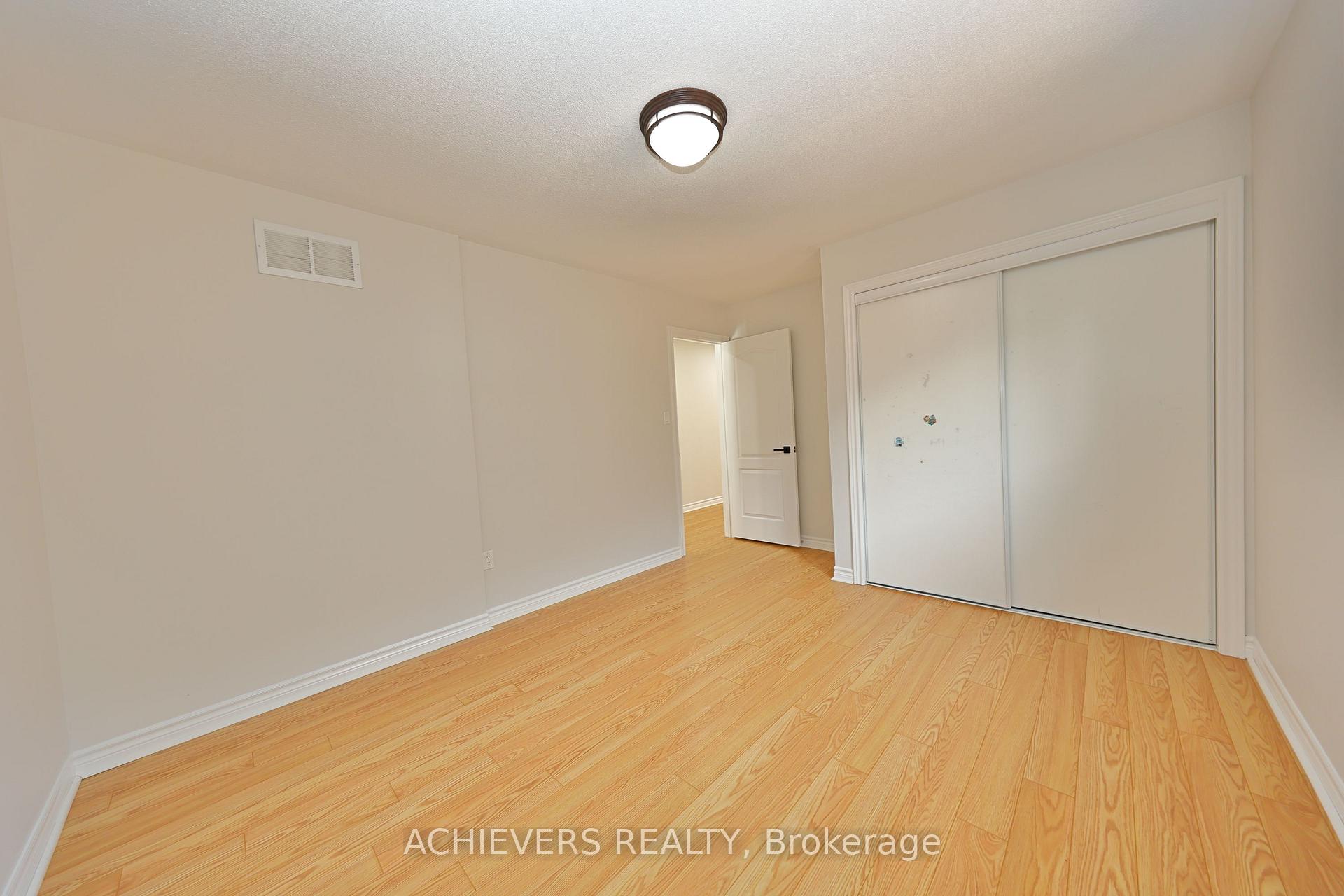 Photo 38 of 62 Sir Jacobs Crescent, Brampton, Fletcher's Meadow — HOMEH