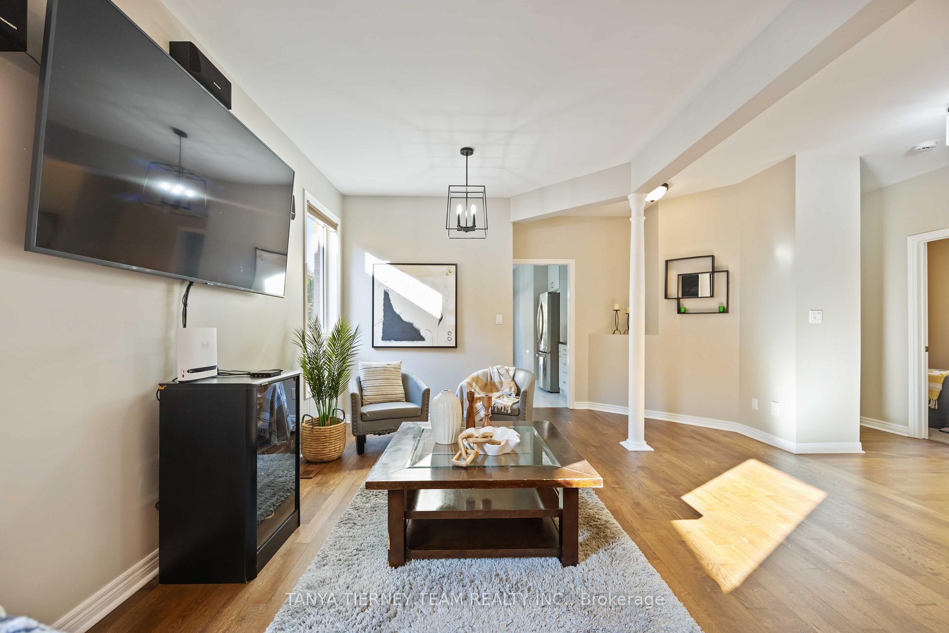 Photo 6 of 16 Cody Avenue, Whitby, Brooklin — HOMEH