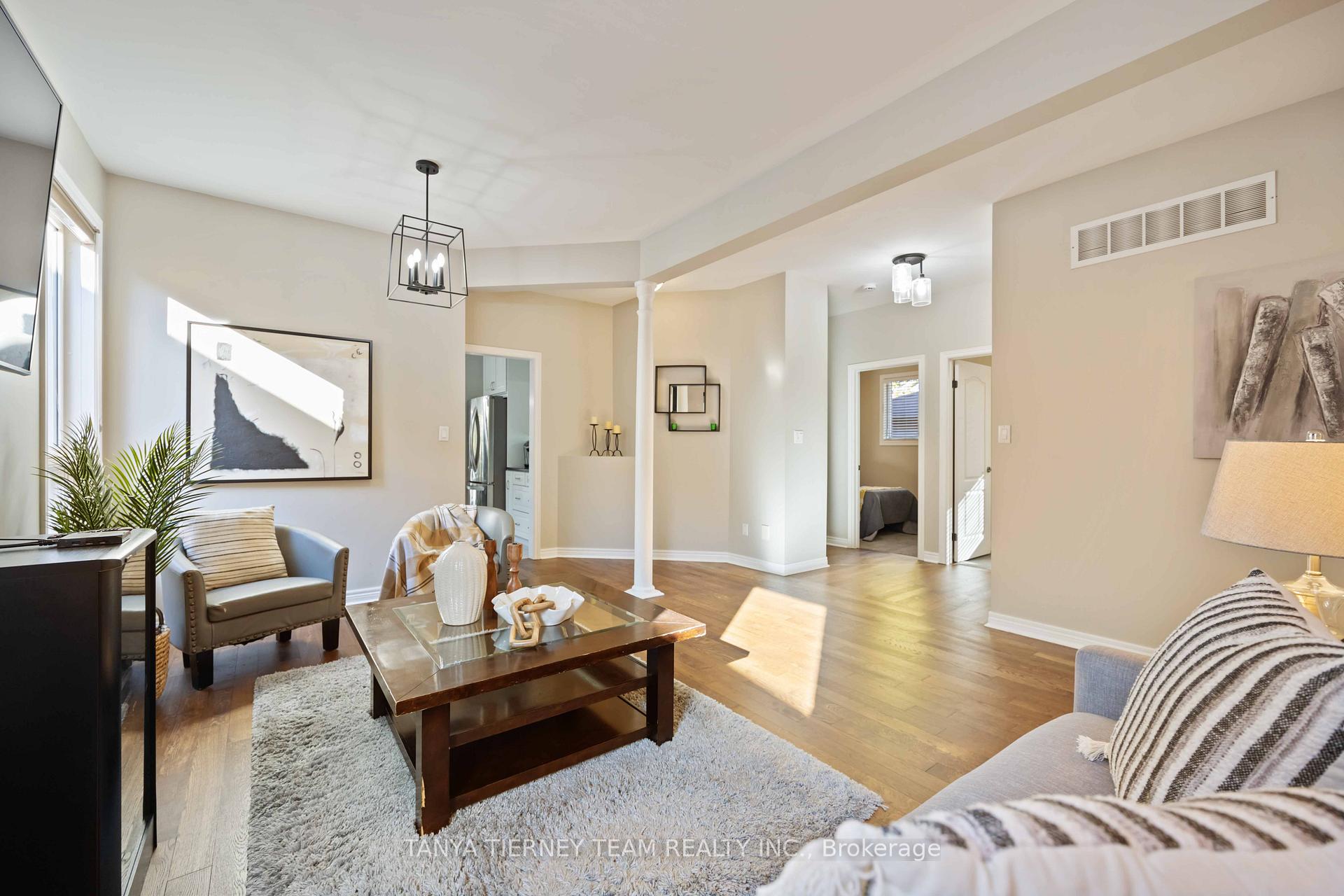 Photo 7 of 16 Cody Avenue, Whitby, Brooklin — HOMEH