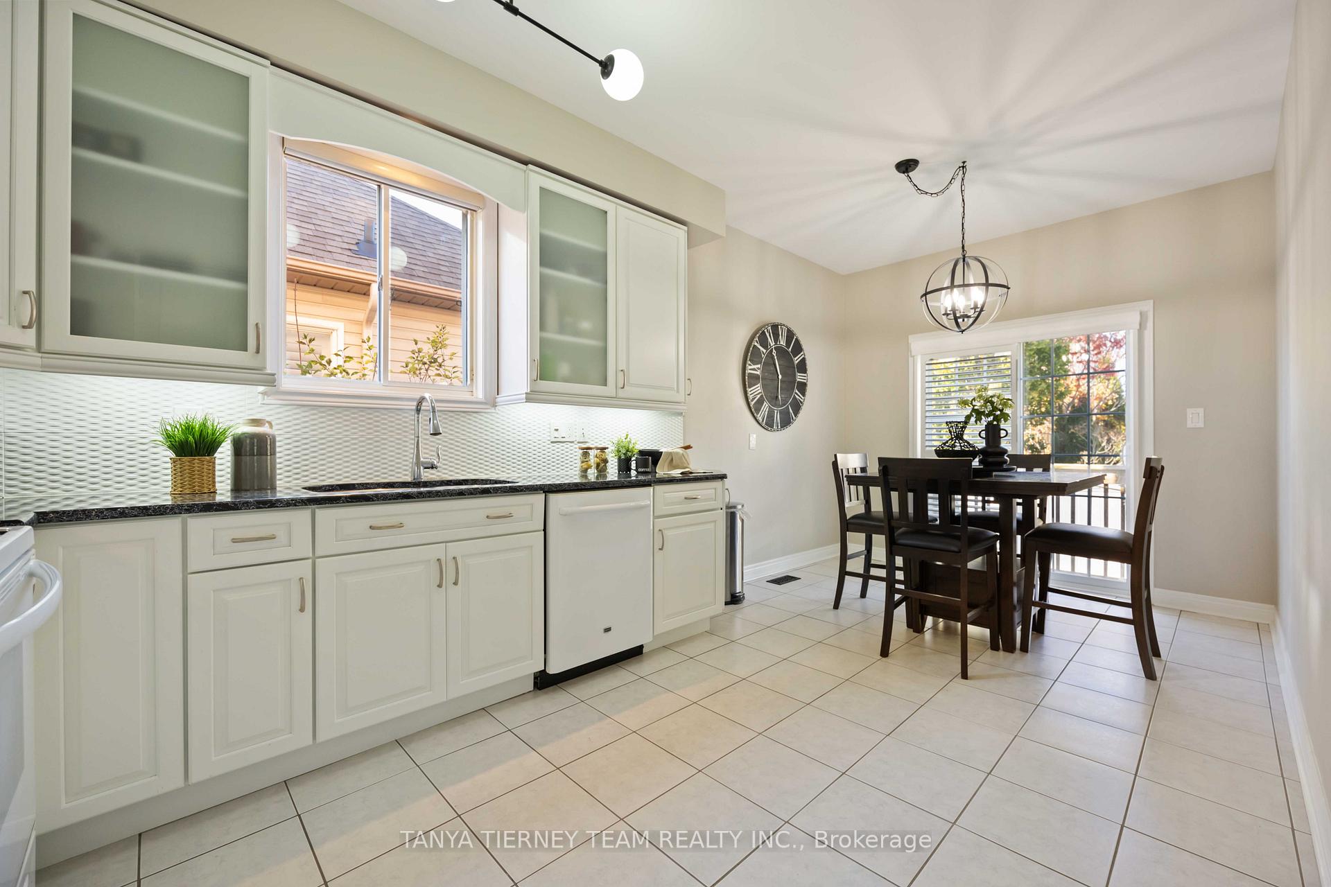 Photo 15 of 16 Cody Avenue, Whitby, Brooklin — HOMEH