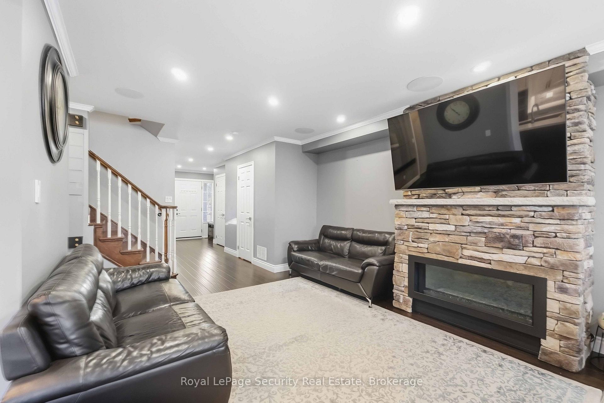 Photo 4 of 785 Tenth Avenue, Hamilton, Hampton Heights — HOMEH