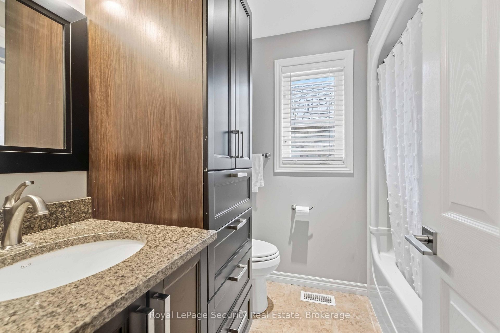 Photo 17 of 785 Tenth Avenue, Hamilton, Hampton Heights — HOMEH