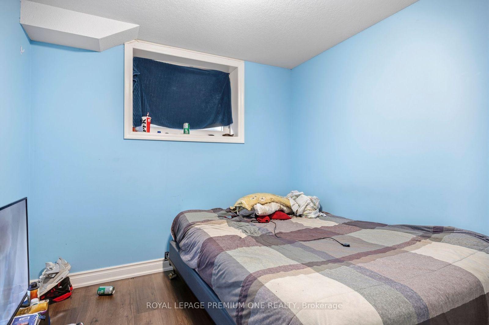 Photo 27 of 811 Cedarpark Way, London, North D — HOMEH