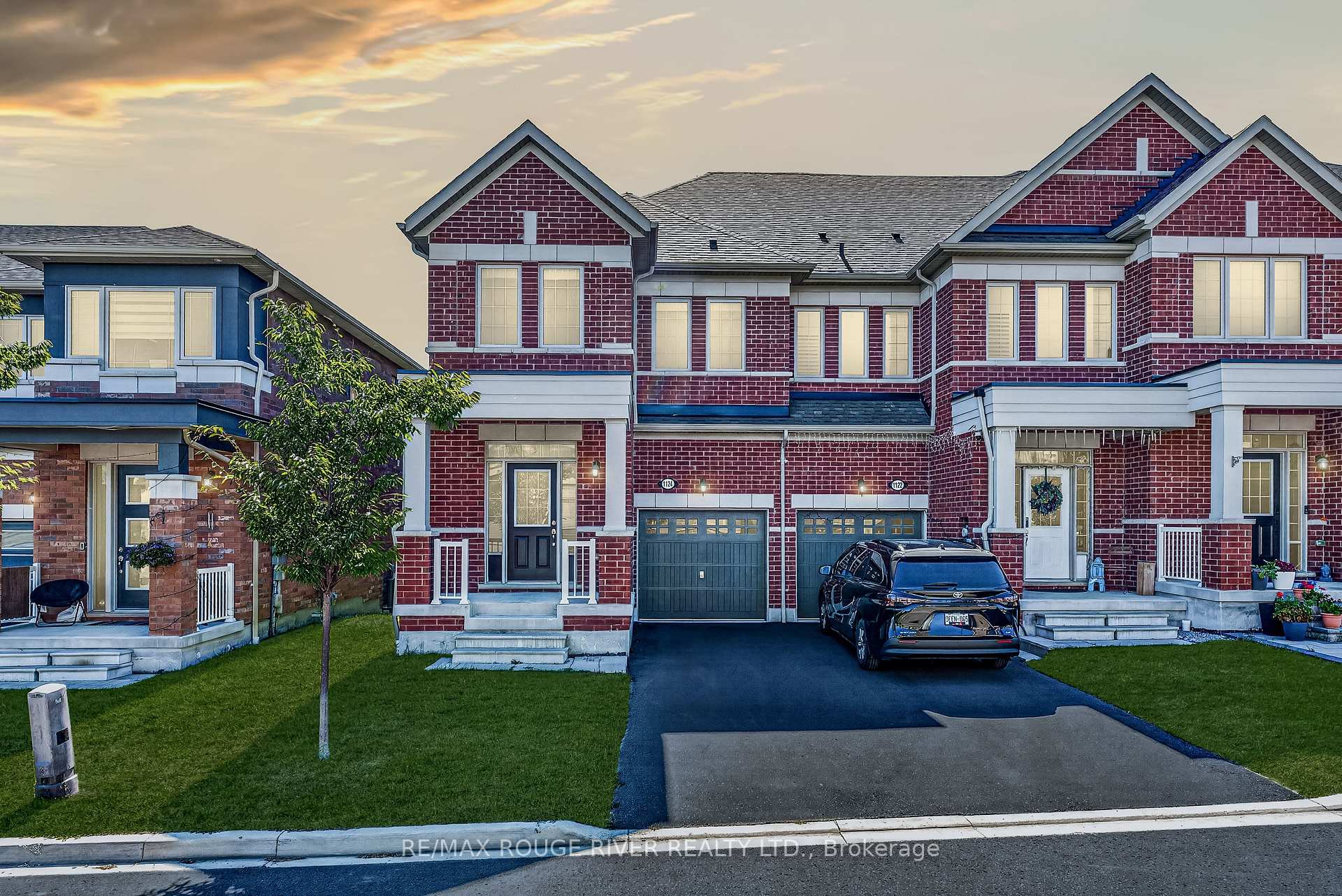 Photo 2 of 1124 Sepia Square, Pickering, Rural Pickering — HOMEH