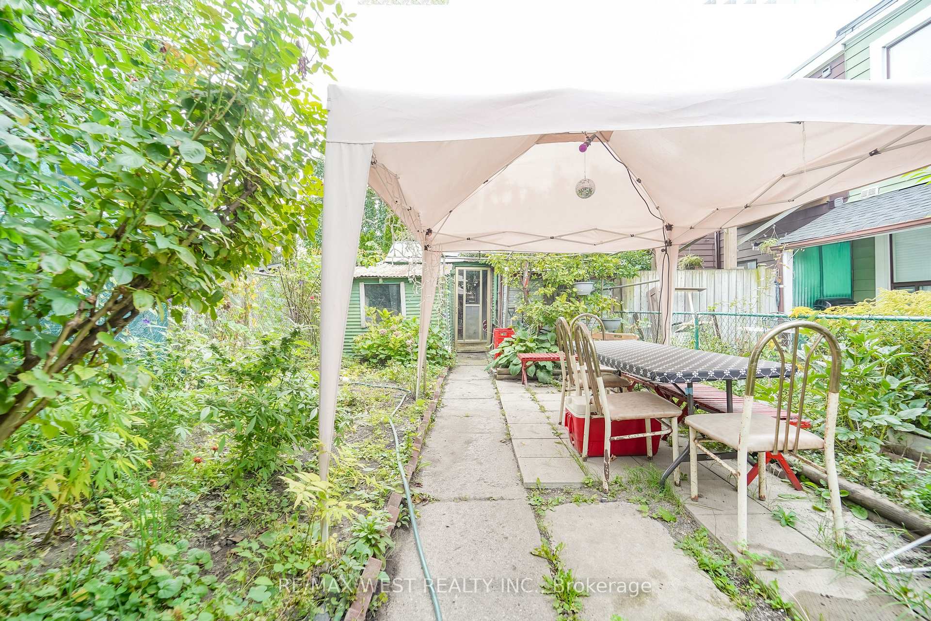 Photo 8 of 9 Northumberland Street, Toronto, Dovercourt-Wallace Emerson-Junction — HOMEH