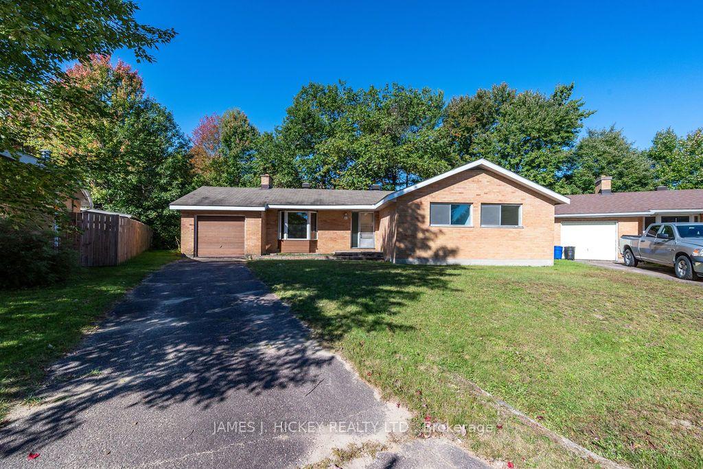Photo 2 of 4 Sheridan Court, Deep River, Deep River — HOMEH