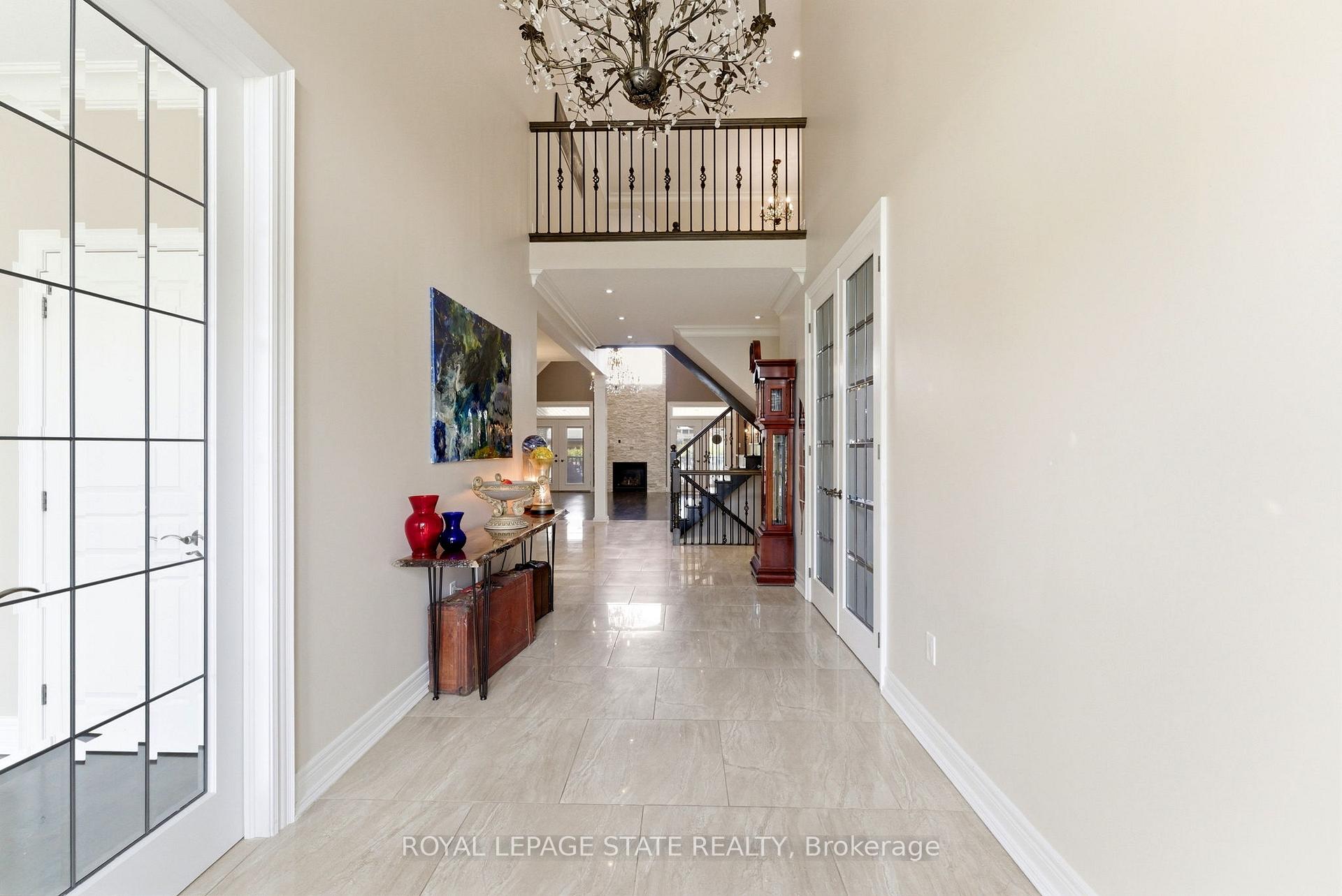 Photo 5 of 85 Hillcroft Drive, Hamilton, Stoney Creek Mountain — HOMEH