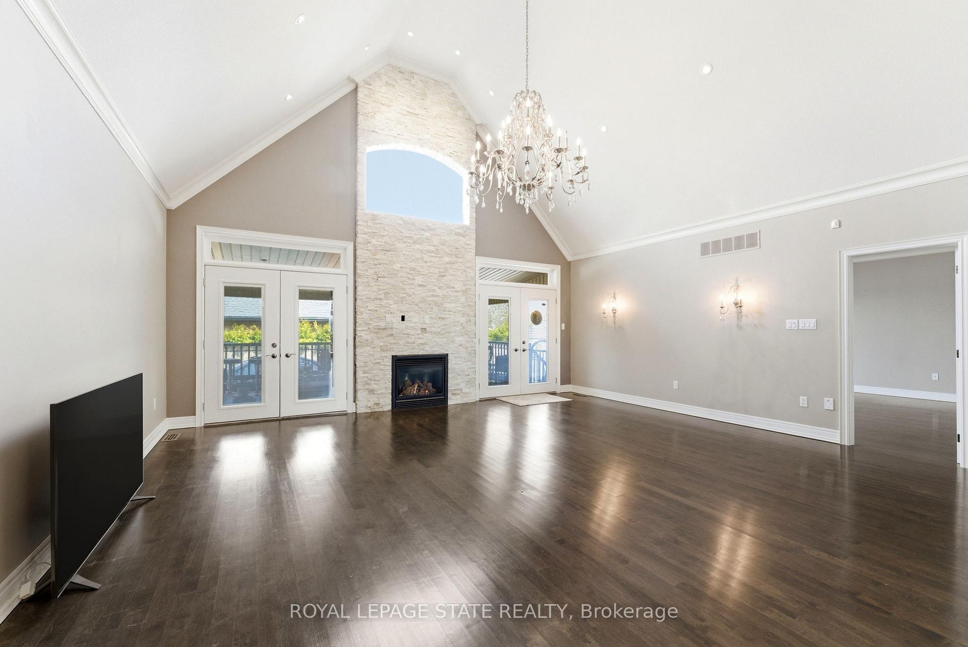 Photo 9 of 85 Hillcroft Drive, Hamilton, Stoney Creek Mountain — HOMEH