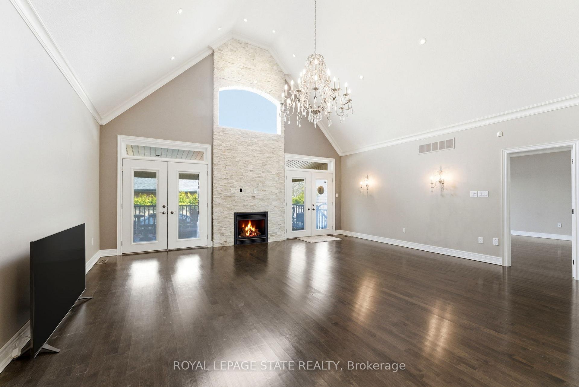 Photo 10 of 85 Hillcroft Drive, Hamilton, Stoney Creek Mountain — HOMEH