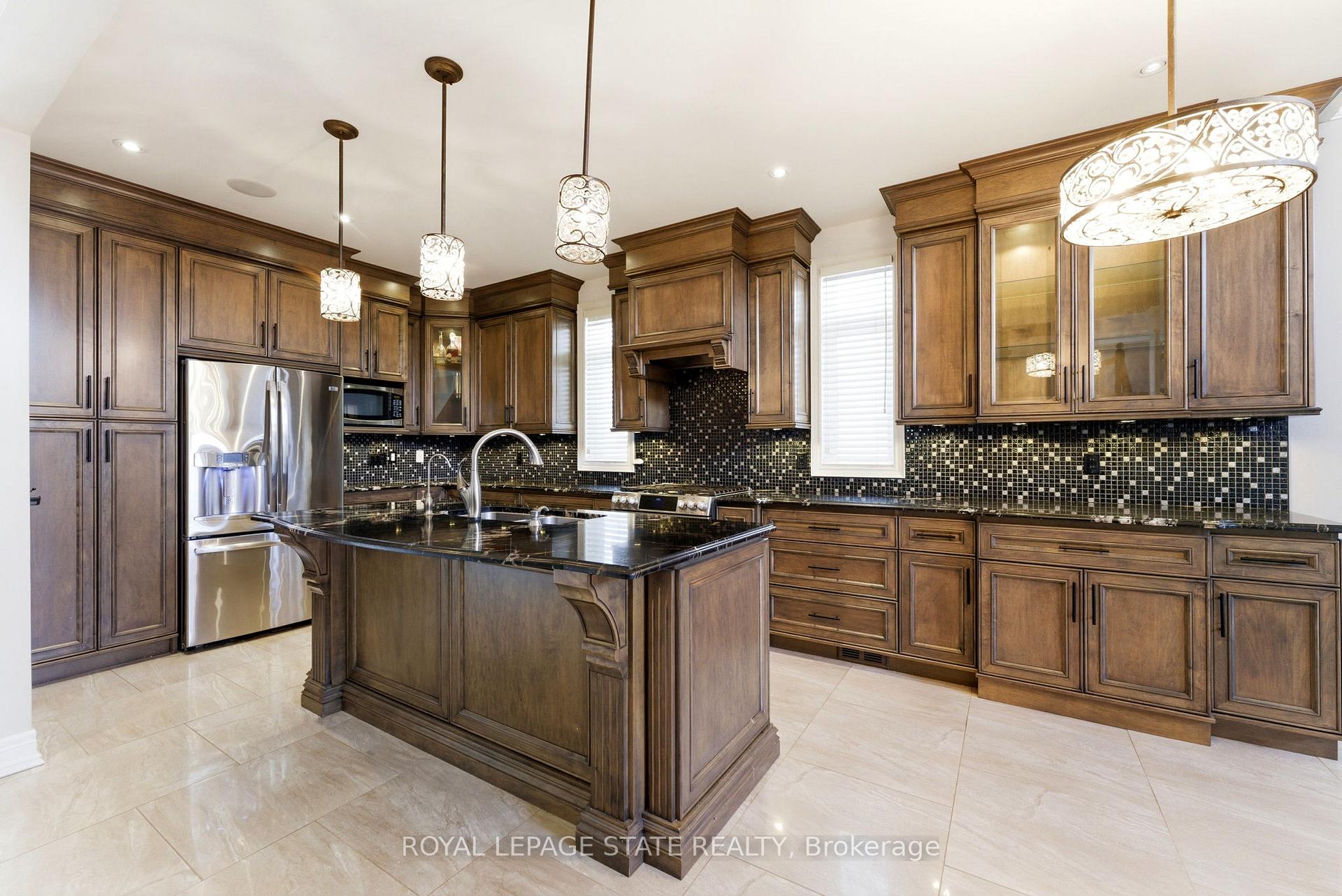 Photo 13 of 85 Hillcroft Drive, Hamilton, Stoney Creek Mountain — HOMEH