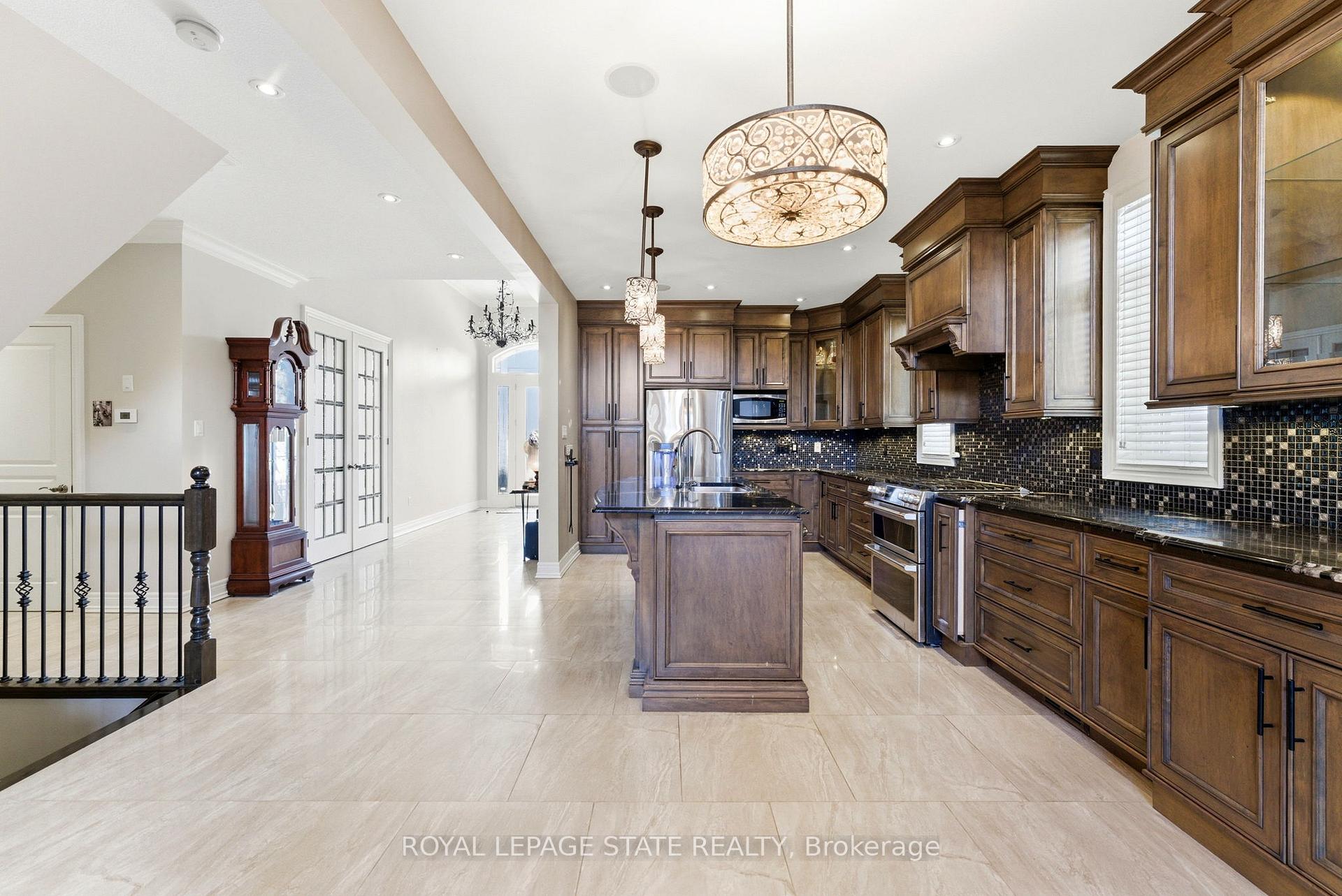 Photo 14 of 85 Hillcroft Drive, Hamilton, Stoney Creek Mountain — HOMEH