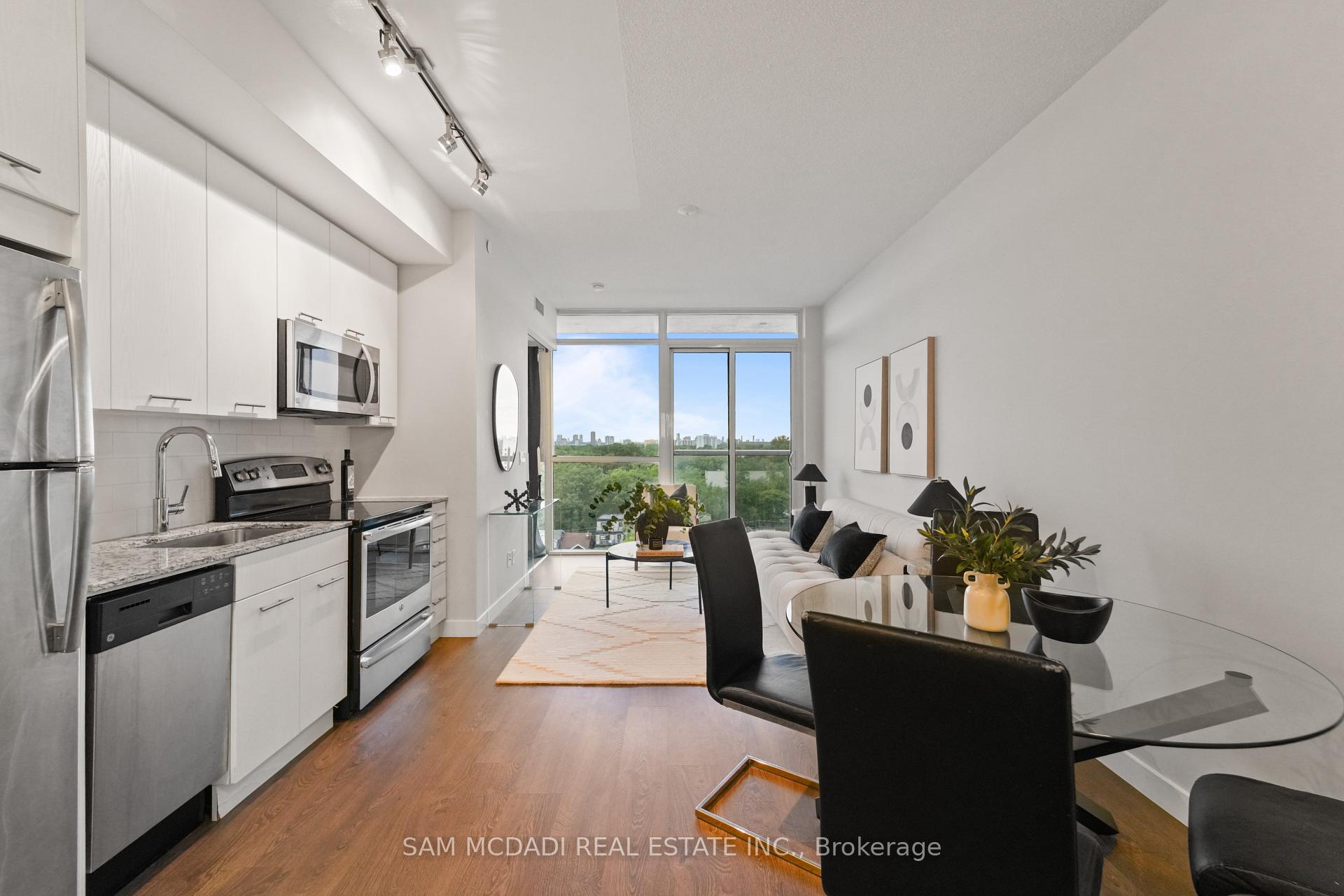 Photo 8 of Unit 903, 2055 Danforth Avenue, Toronto, Woodbine Corridor — HOMEH