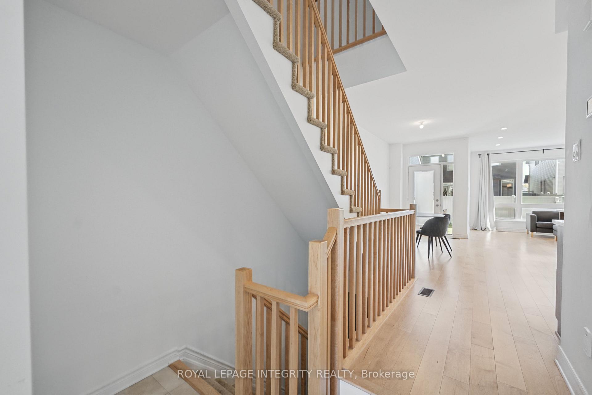 Photo 5 of 926 Omagaki Way, Ottawa, Blossom Park/Kemp Park/Findlay Creek — HOMEH