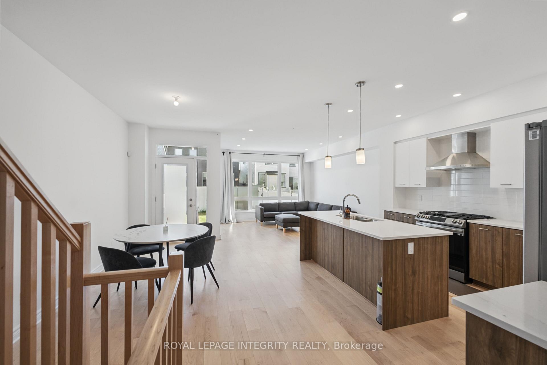 Photo 6 of 926 Omagaki Way, Ottawa, Blossom Park/Kemp Park/Findlay Creek — HOMEH