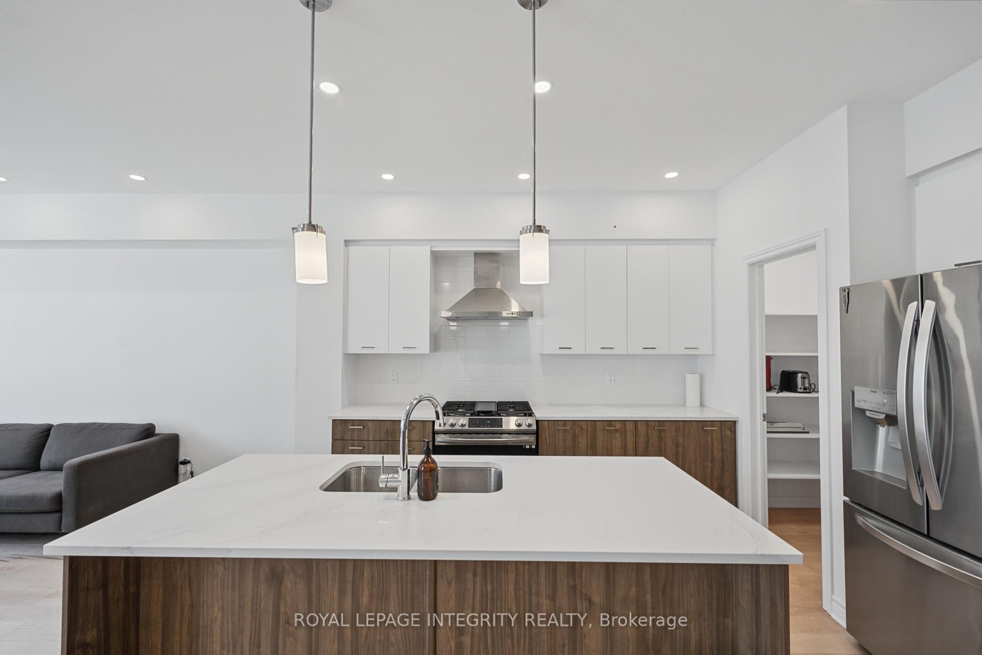Photo 7 of 926 Omagaki Way, Ottawa, Blossom Park/Kemp Park/Findlay Creek — HOMEH