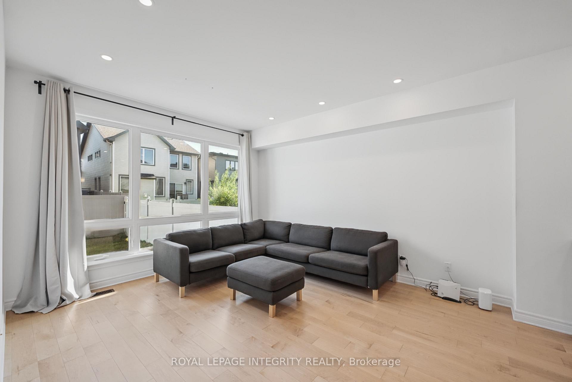 Photo 8 of 926 Omagaki Way, Ottawa, Blossom Park/Kemp Park/Findlay Creek — HOMEH