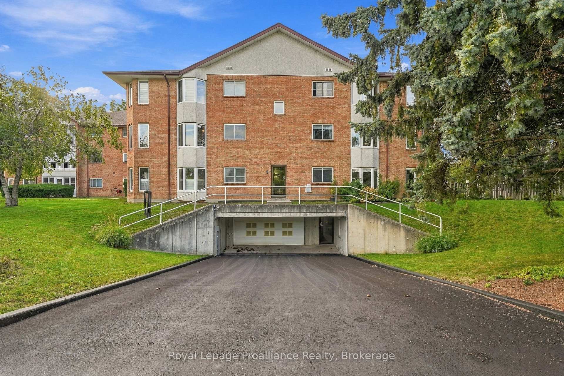 Photo 2 of Unit 307, 8 Talbot Street, Prince Edward County, Picton Ward — HOMEH