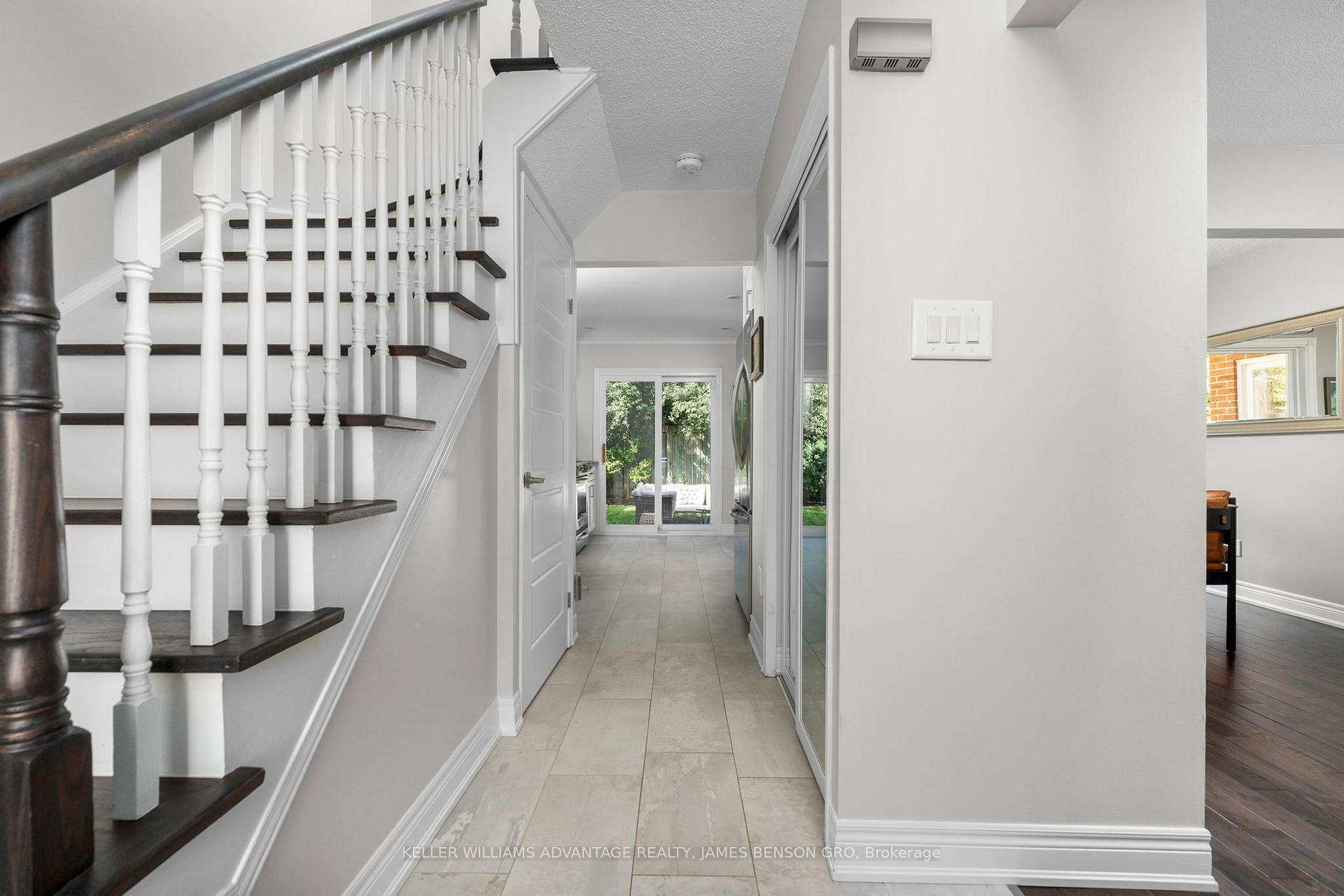 Photo 5 of 38 White Boulevard, Vaughan, Brownridge — HOMEH