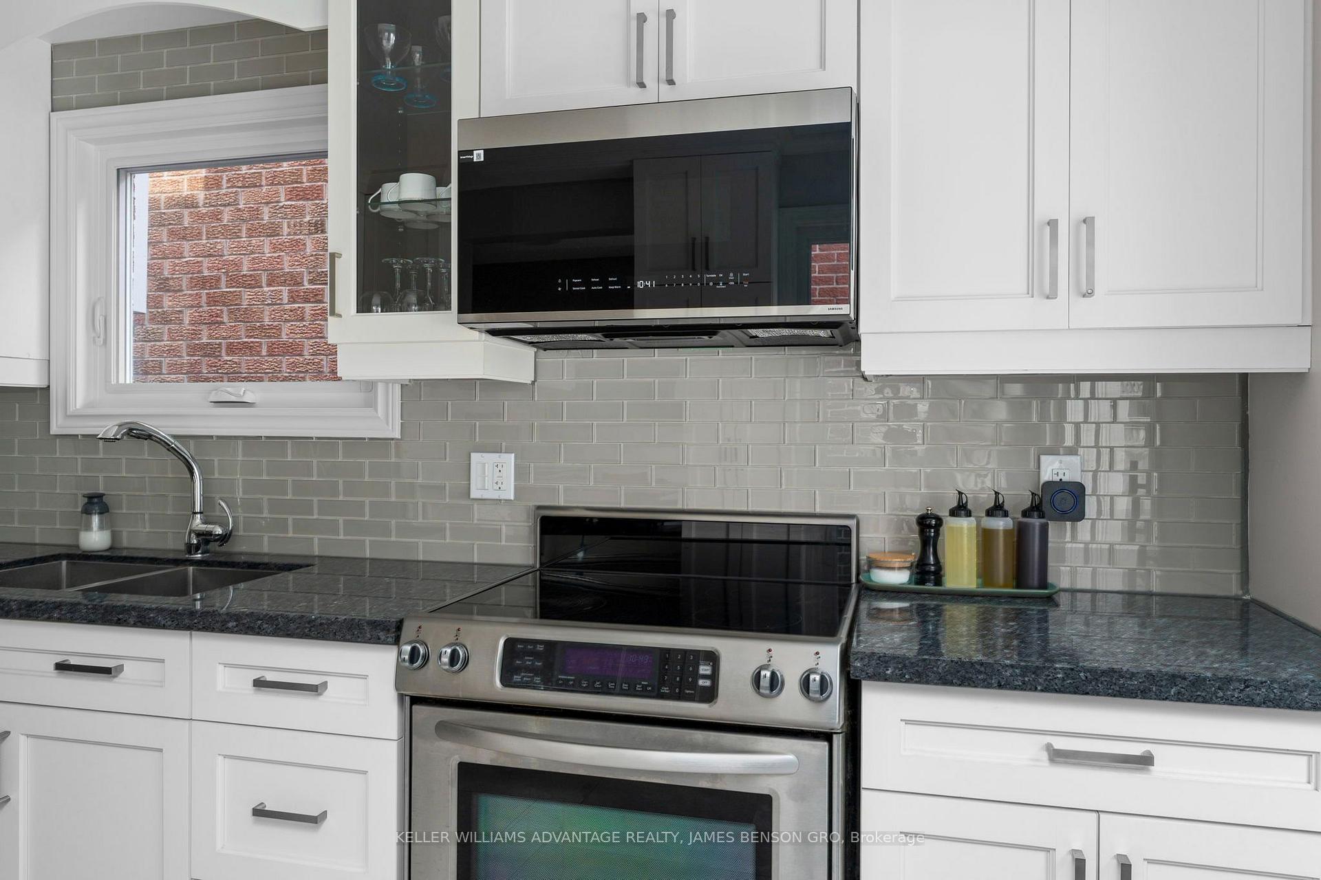 Photo 9 of 38 White Boulevard, Vaughan, Brownridge — HOMEH