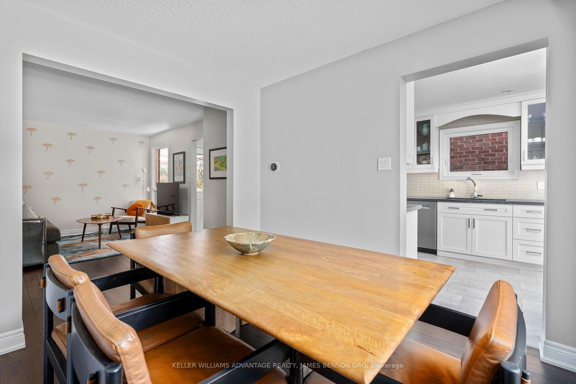 Photo 15 of 38 White Boulevard, Vaughan, Brownridge — HOMEH