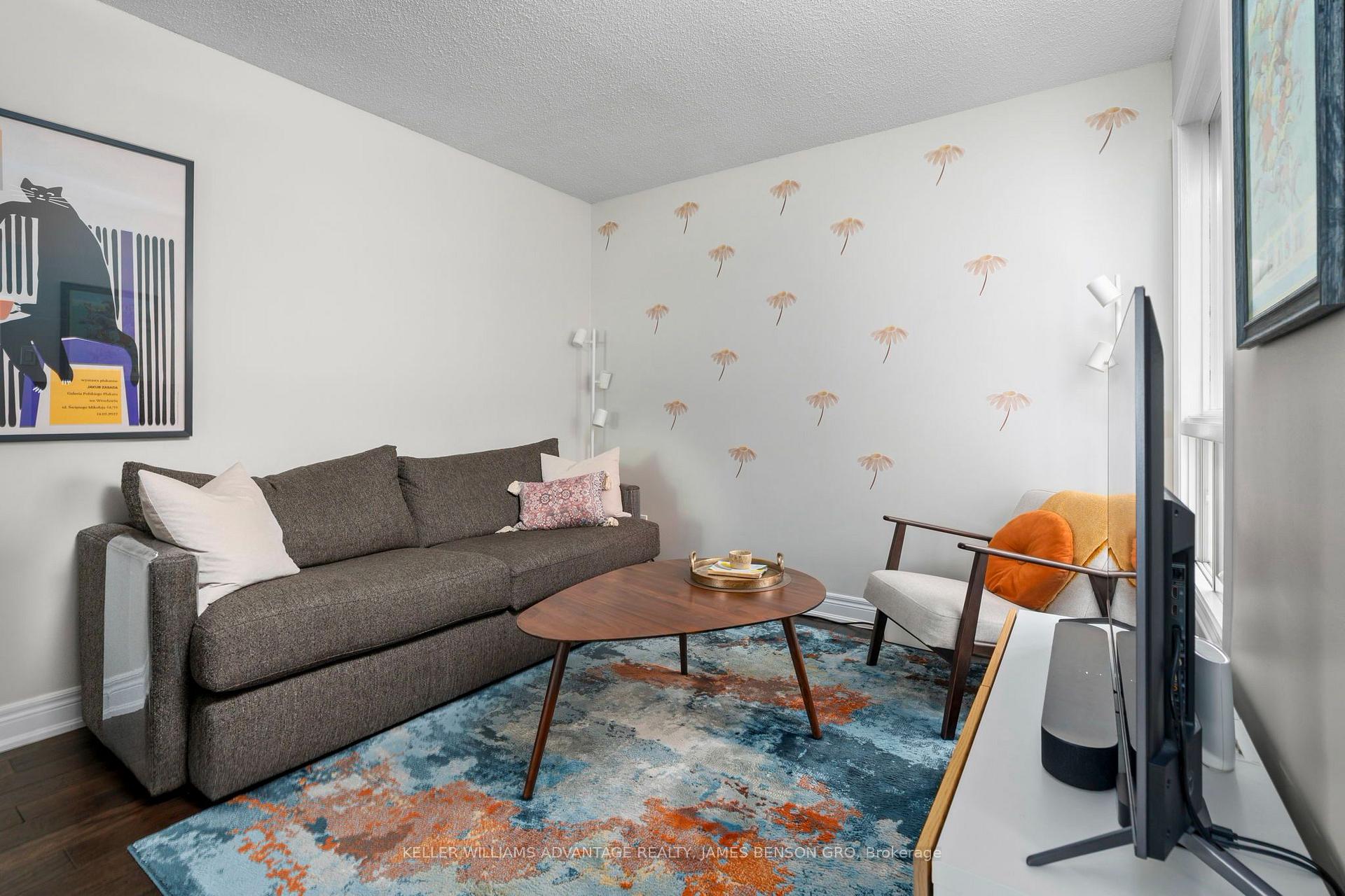 Photo 19 of 38 White Boulevard, Vaughan, Brownridge — HOMEH