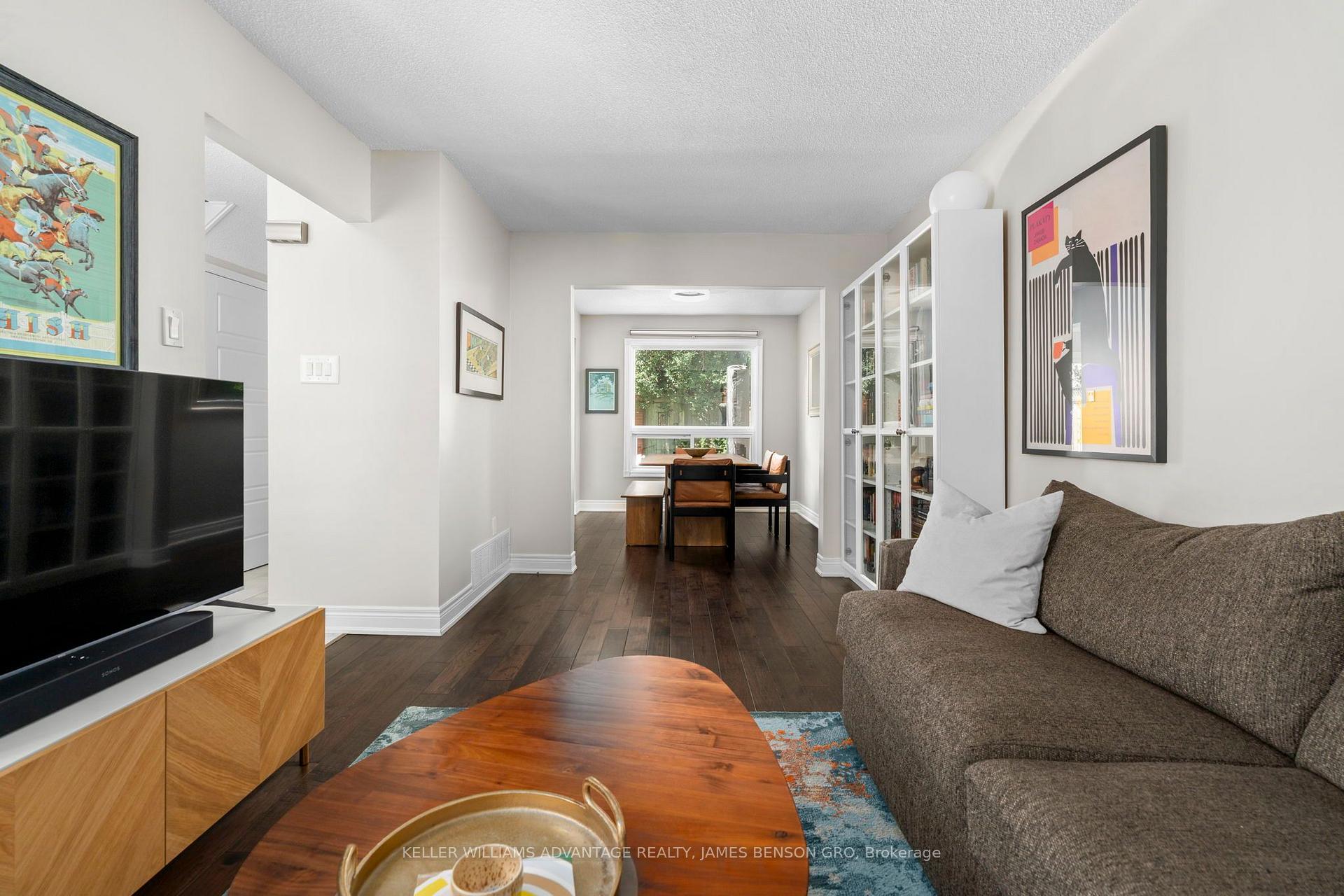 Photo 20 of 38 White Boulevard, Vaughan, Brownridge — HOMEH