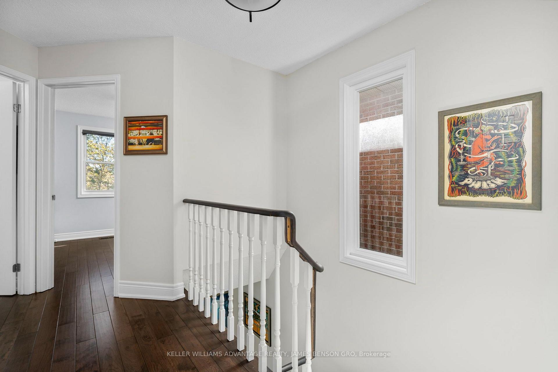 Photo 22 of 38 White Boulevard, Vaughan, Brownridge — HOMEH