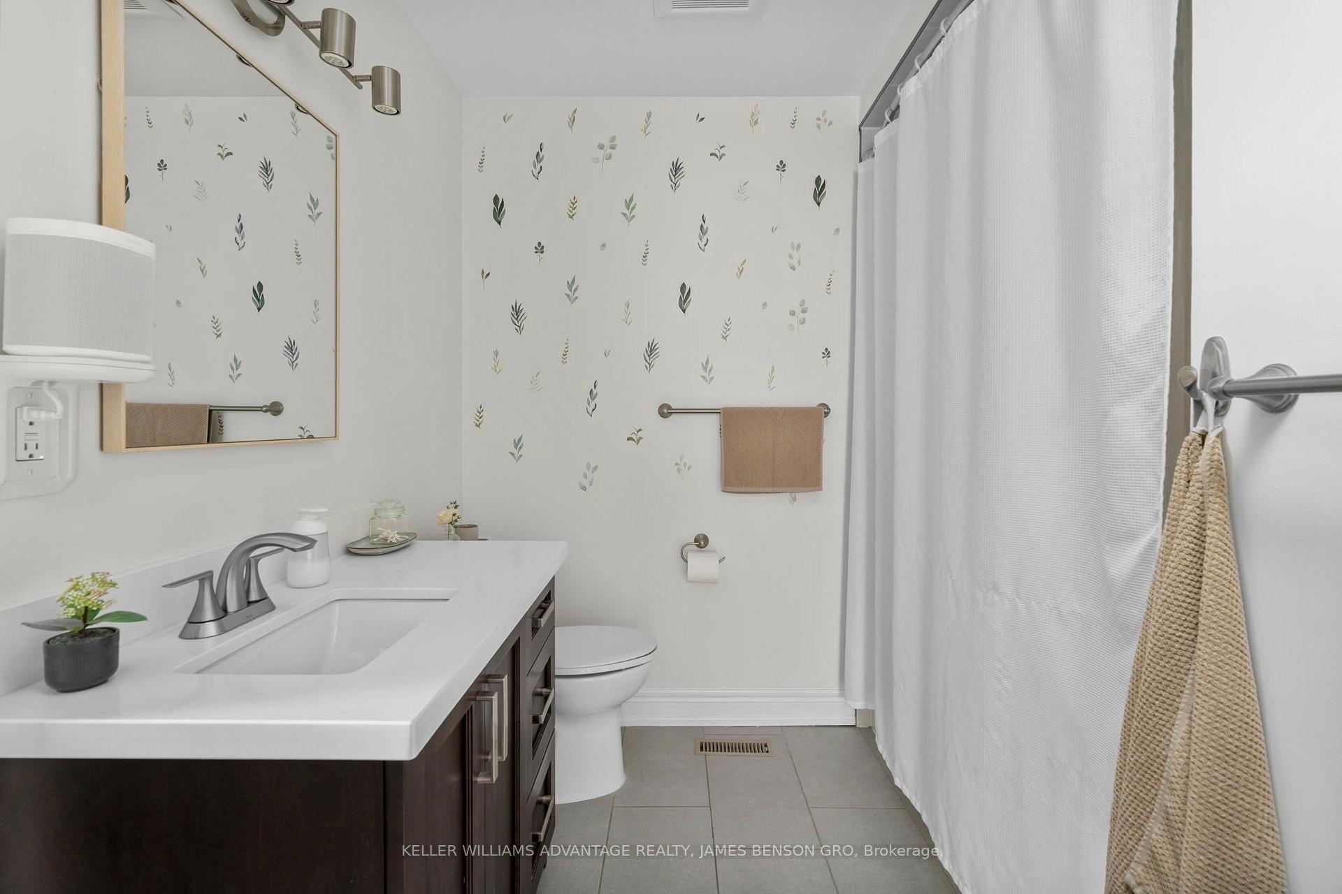 Photo 26 of 38 White Boulevard, Vaughan, Brownridge — HOMEH