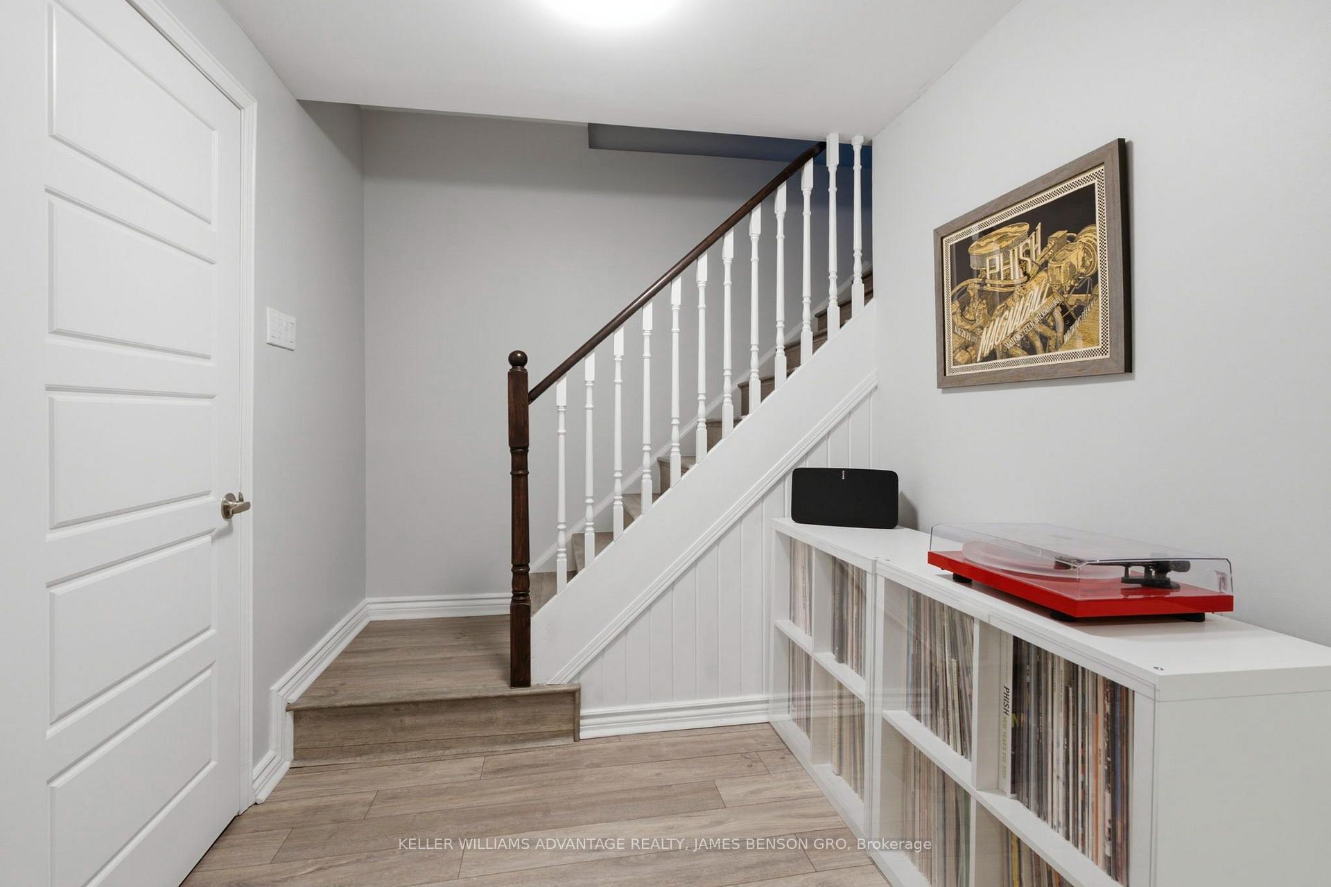 Photo 31 of 38 White Boulevard, Vaughan, Brownridge — HOMEH