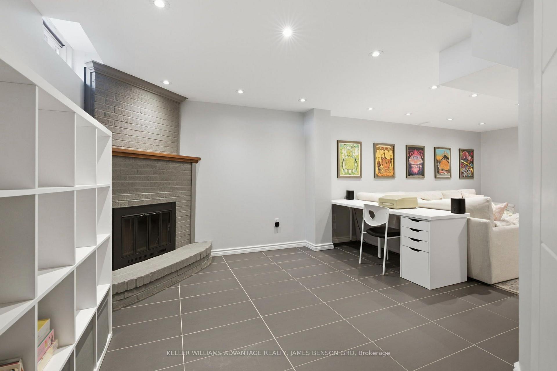 Photo 32 of 38 White Boulevard, Vaughan, Brownridge — HOMEH