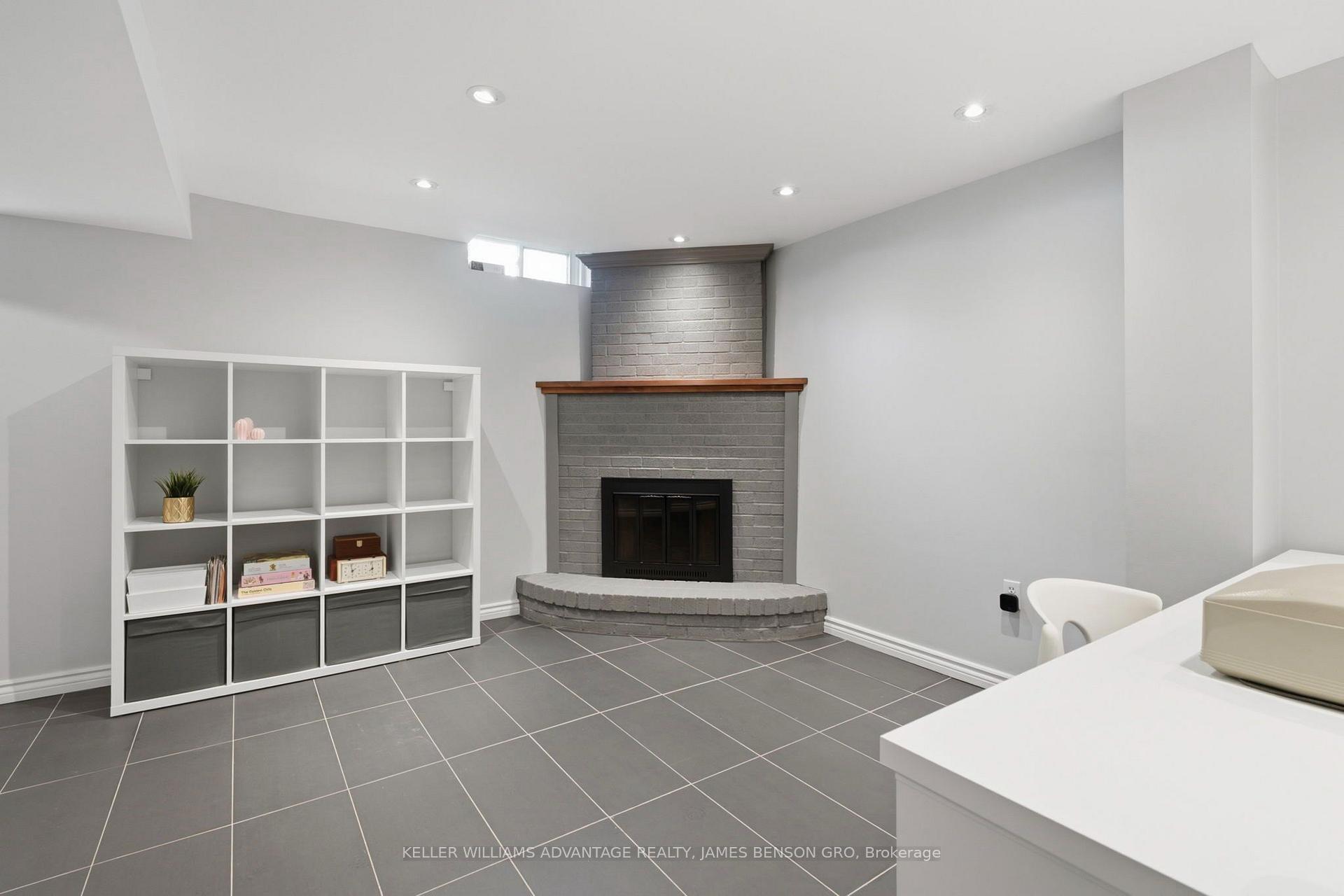 Photo 33 of 38 White Boulevard, Vaughan, Brownridge — HOMEH