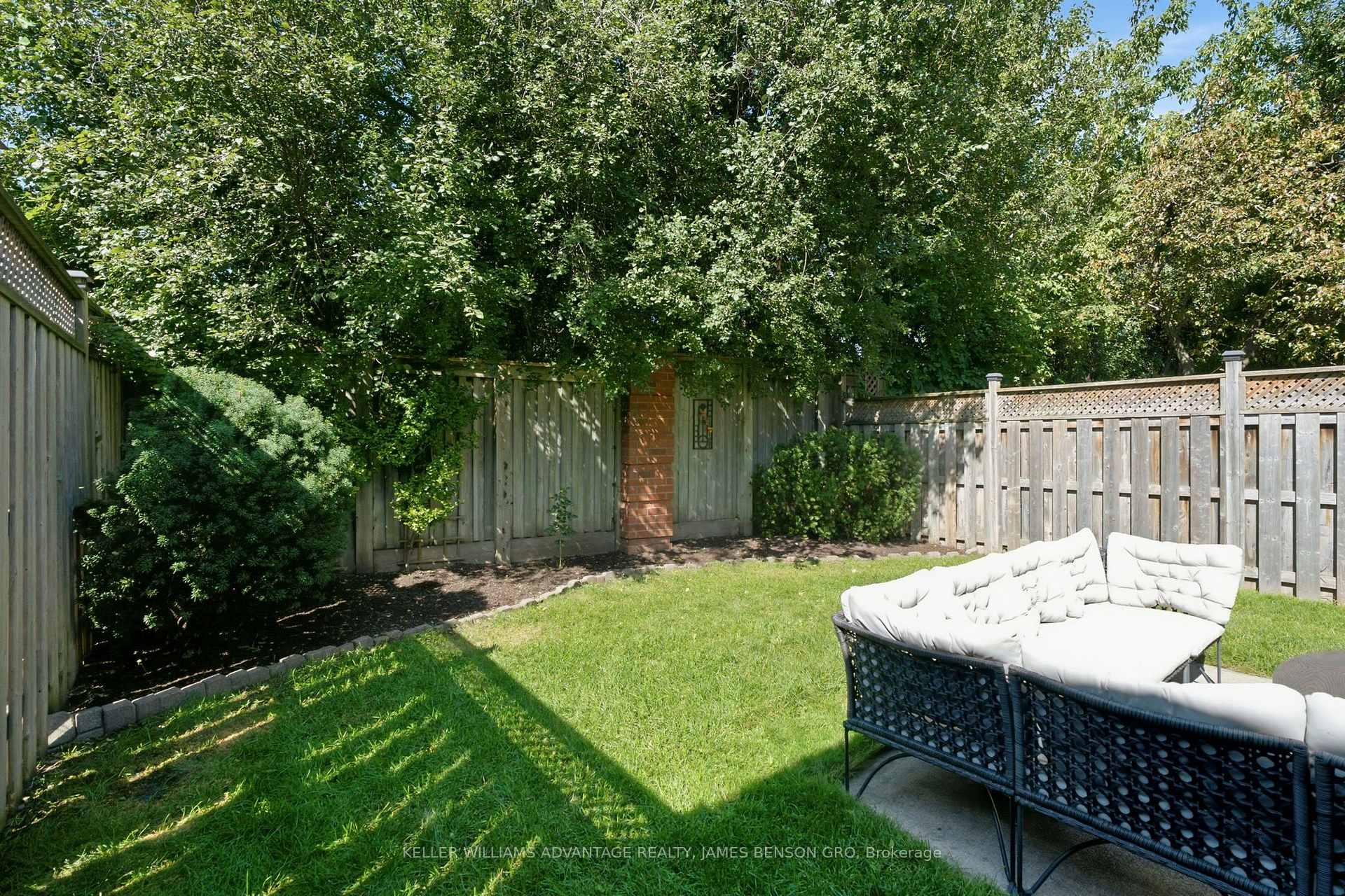 Photo 42 of 38 White Boulevard, Vaughan, Brownridge — HOMEH