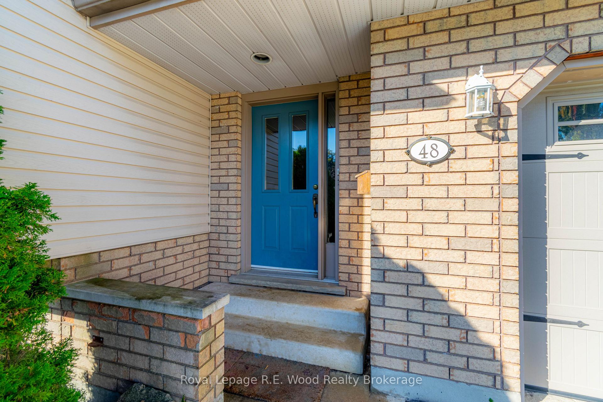 Photo 3 of 48 Allen Street, Tillsonburg — HOMEH