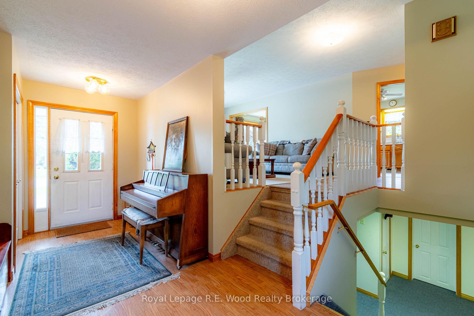 Photo 6 of 48 Allen Street, Tillsonburg — HOMEH