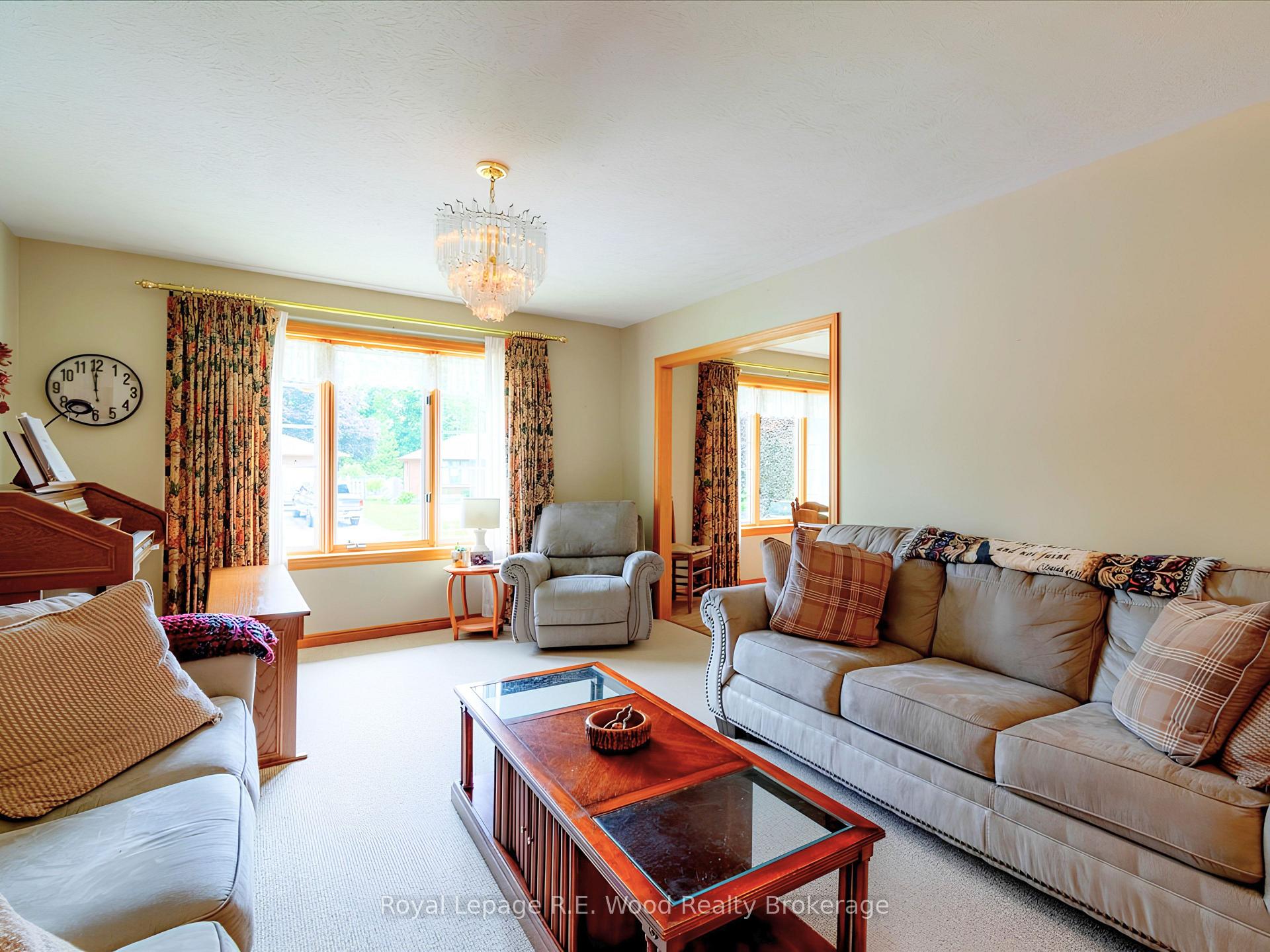 Photo 7 of 48 Allen Street, Tillsonburg — HOMEH