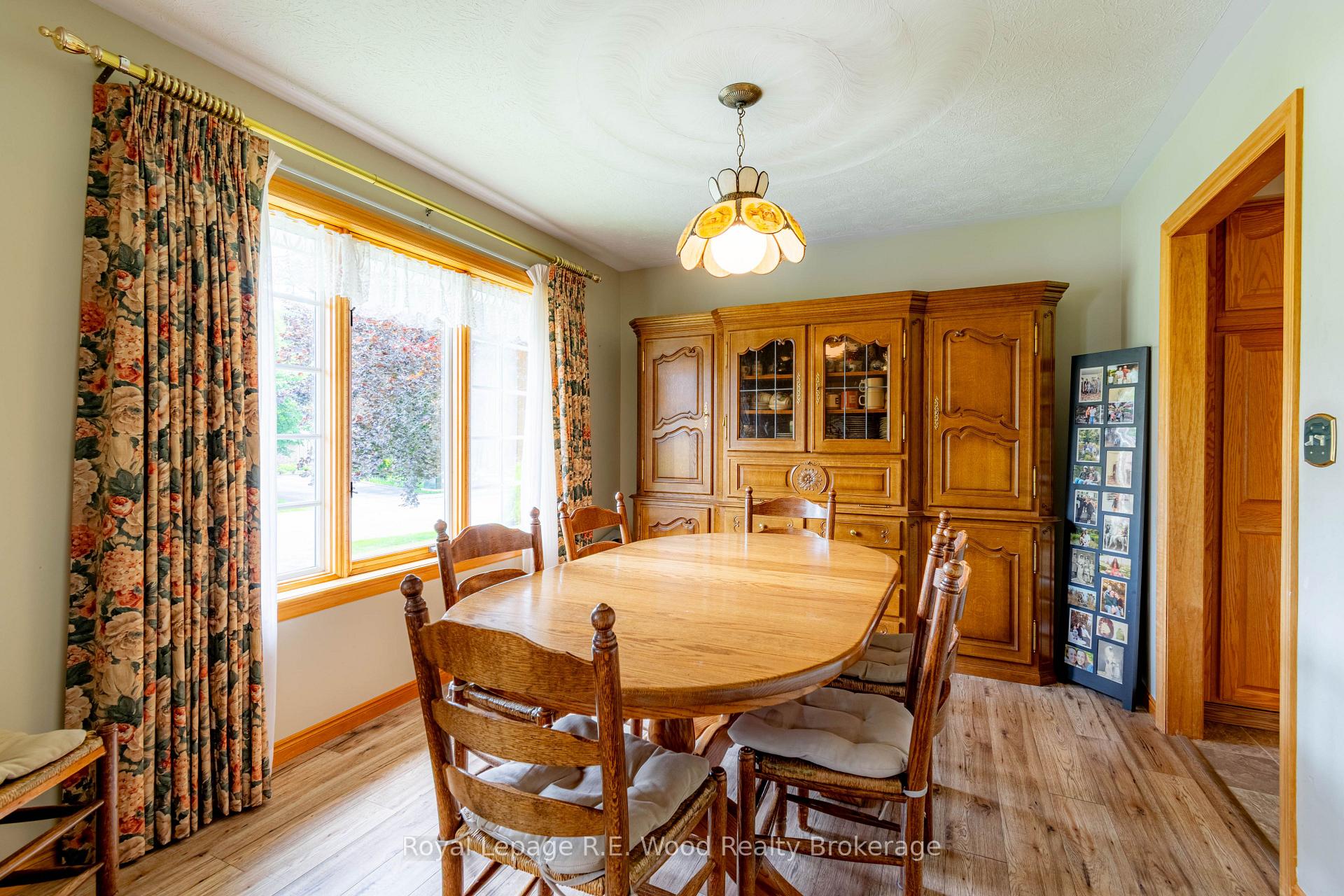 Photo 8 of 48 Allen Street, Tillsonburg — HOMEH