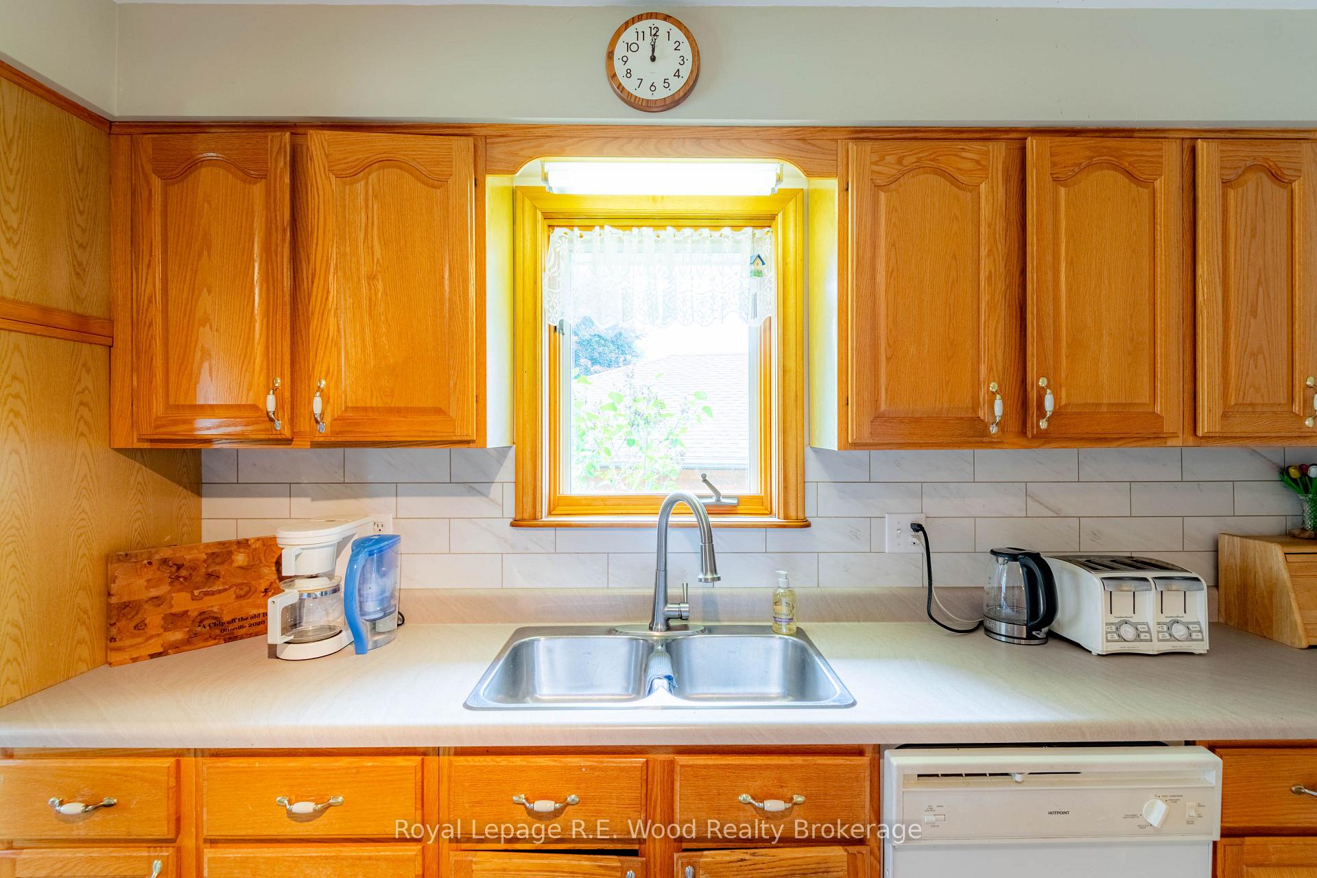 Photo 11 of 48 Allen Street, Tillsonburg — HOMEH