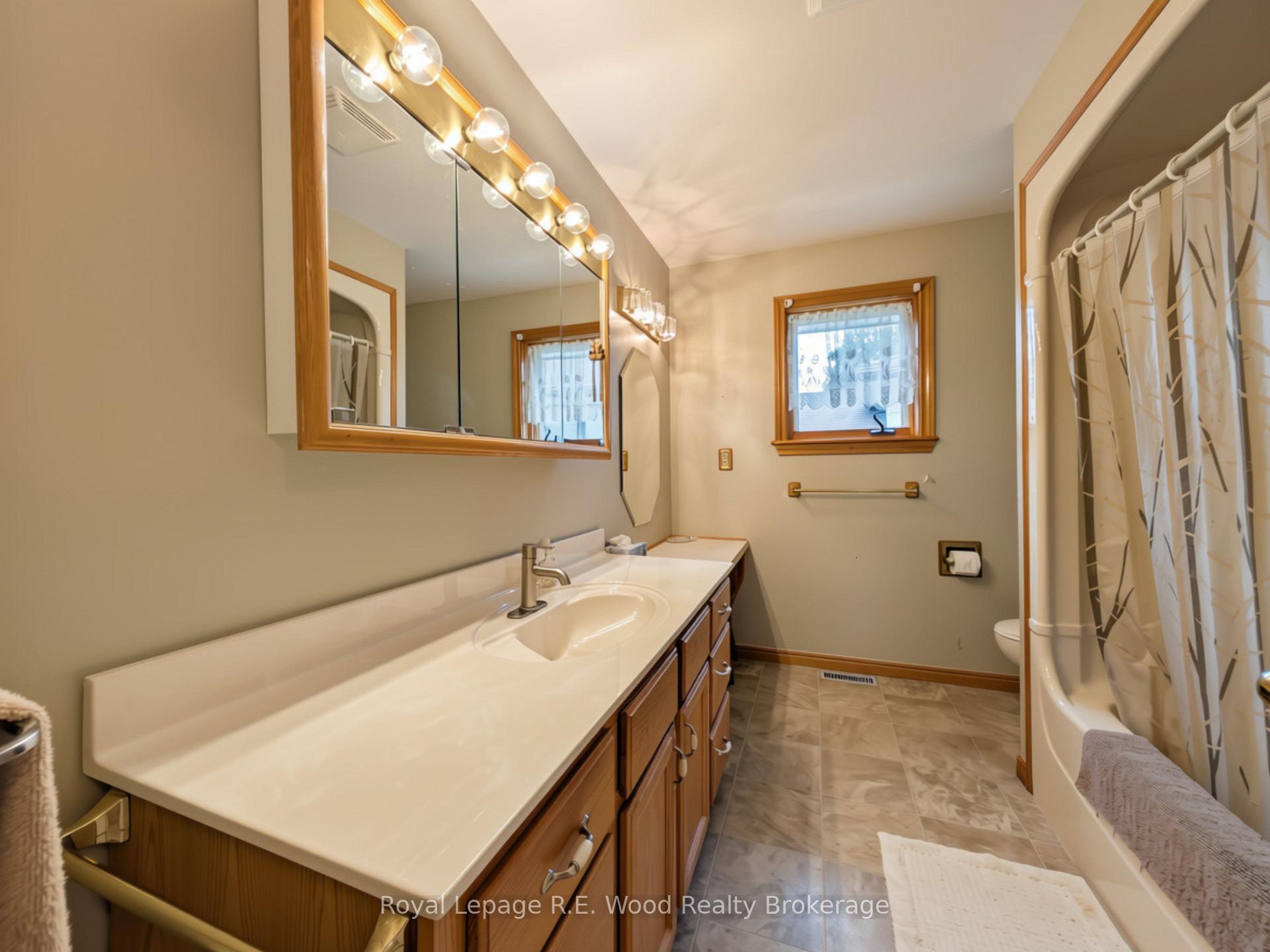 Photo 12 of 48 Allen Street, Tillsonburg — HOMEH