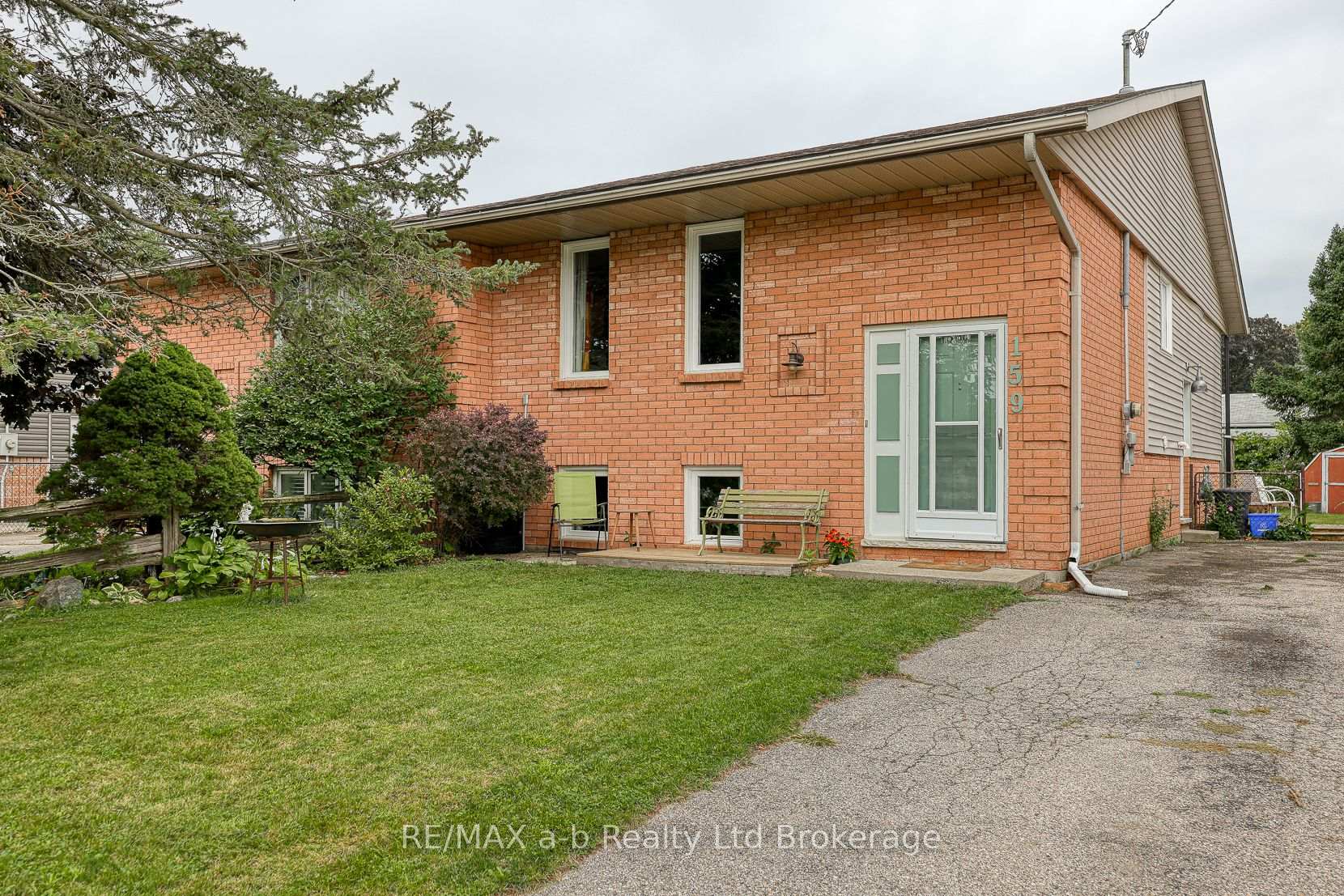 Photo 2 of 159 Carnegie Street, Ingersoll, Ingersoll - North — HOMEH