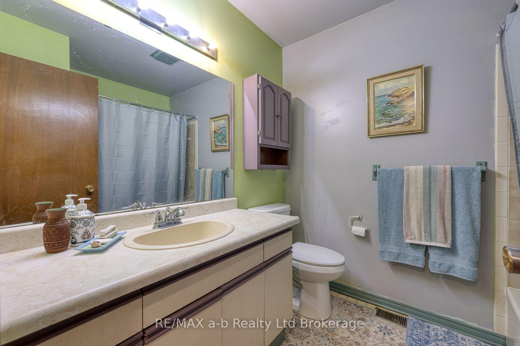 Photo 24 of 159 Carnegie Street, Ingersoll, Ingersoll - North — HOMEH