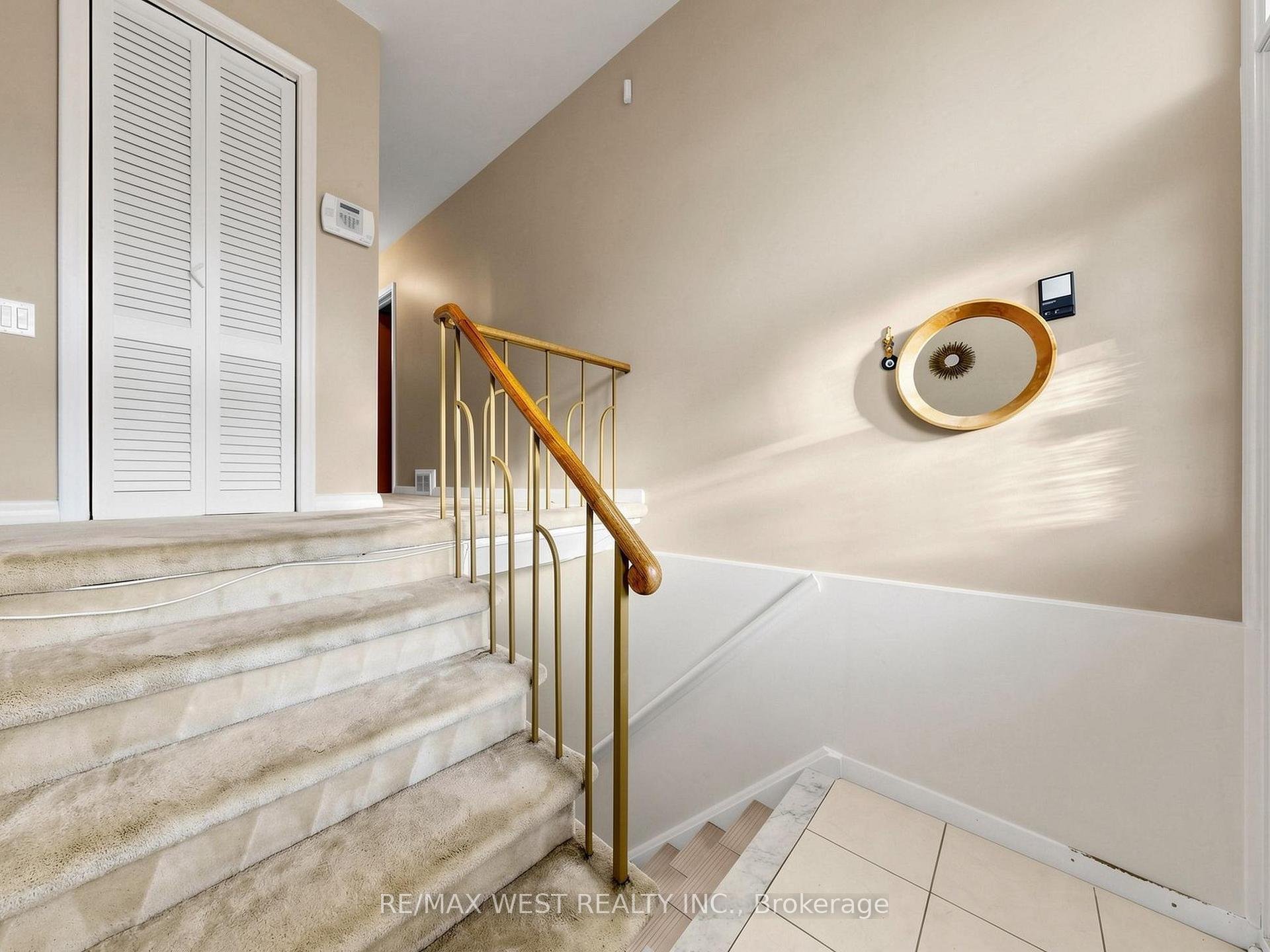 Photo 24 of 941 Willowdale Avenue, North York, Newtonbrook East — HOMEH