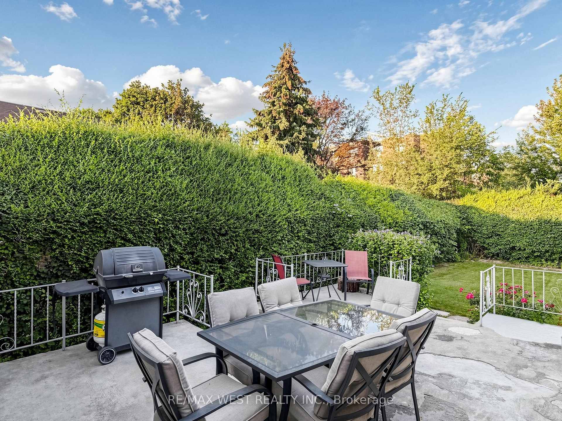 Photo 44 of 941 Willowdale Avenue, North York, Newtonbrook East — HOMEH