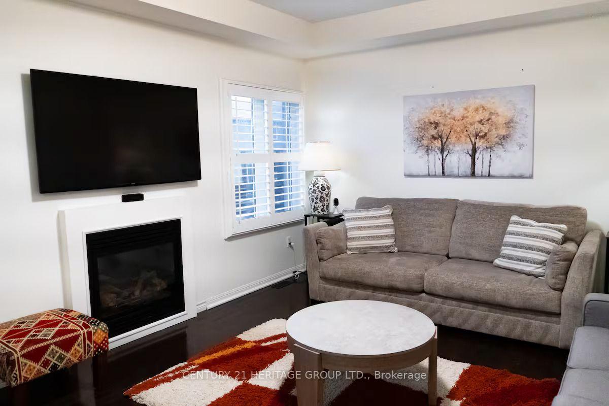 Photo 4 of 99 Sun King Crescent, Barrie, Innis-Shore — HOMEH
