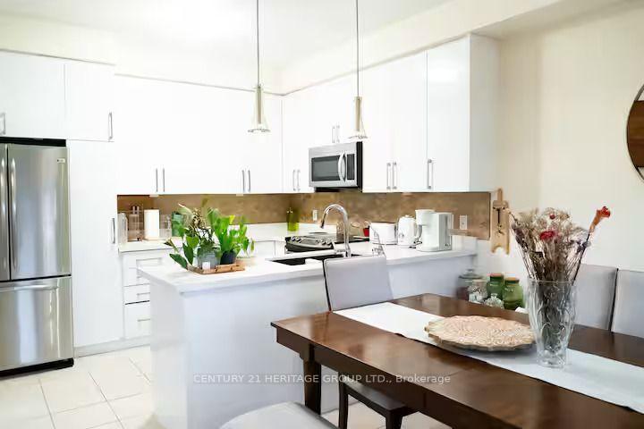 Photo 8 of 99 Sun King Crescent, Barrie, Innis-Shore — HOMEH