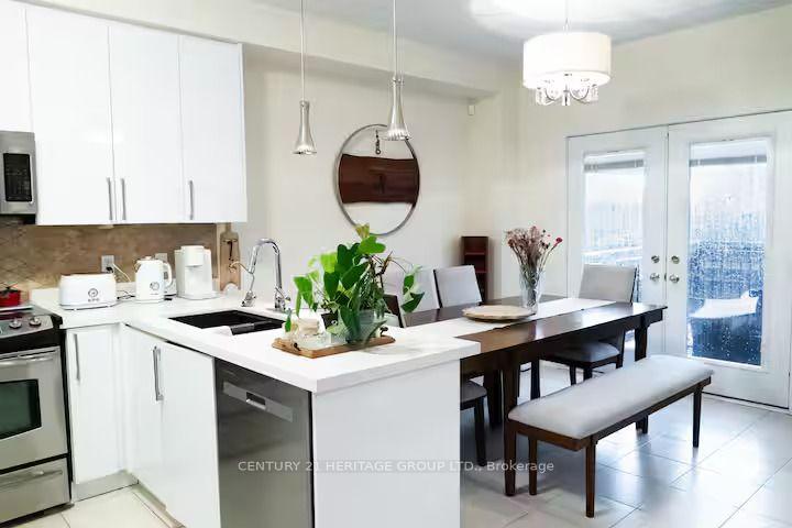 Photo 9 of 99 Sun King Crescent, Barrie, Innis-Shore — HOMEH