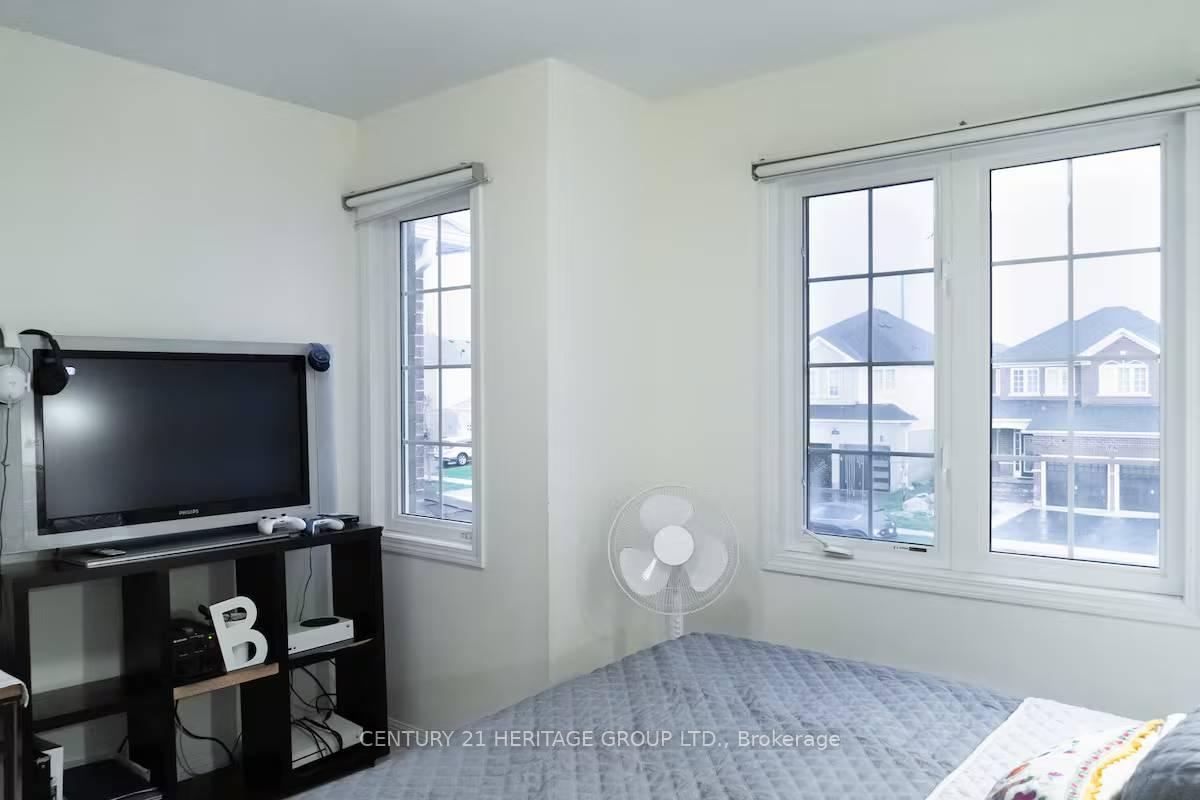 Photo 32 of 99 Sun King Crescent, Barrie, Innis-Shore — HOMEH