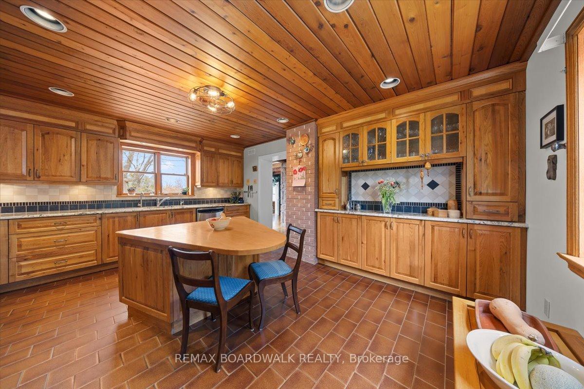 Photo 13 of 2464 Scrivens Drive, Ottawa, Osgoode Twp North of Reg Rd 6 — HOMEH