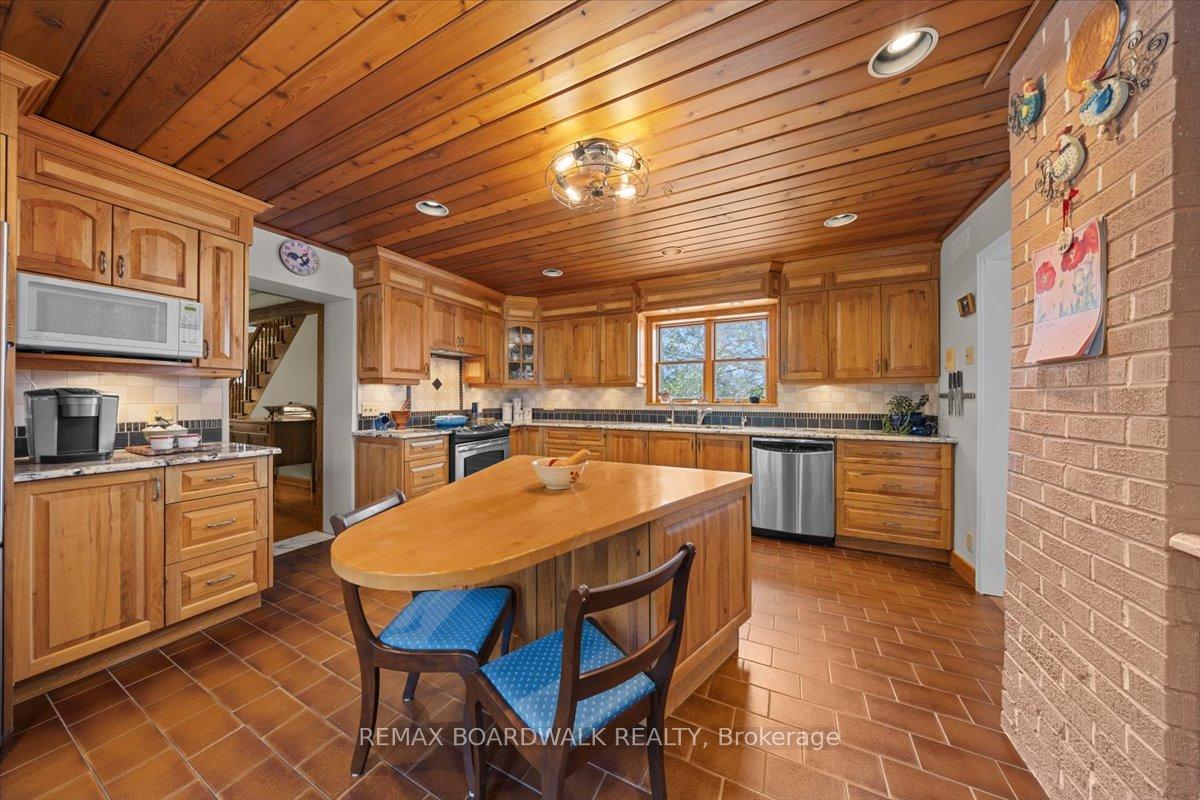 Photo 14 of 2464 Scrivens Drive, Ottawa, Osgoode Twp North of Reg Rd 6 — HOMEH